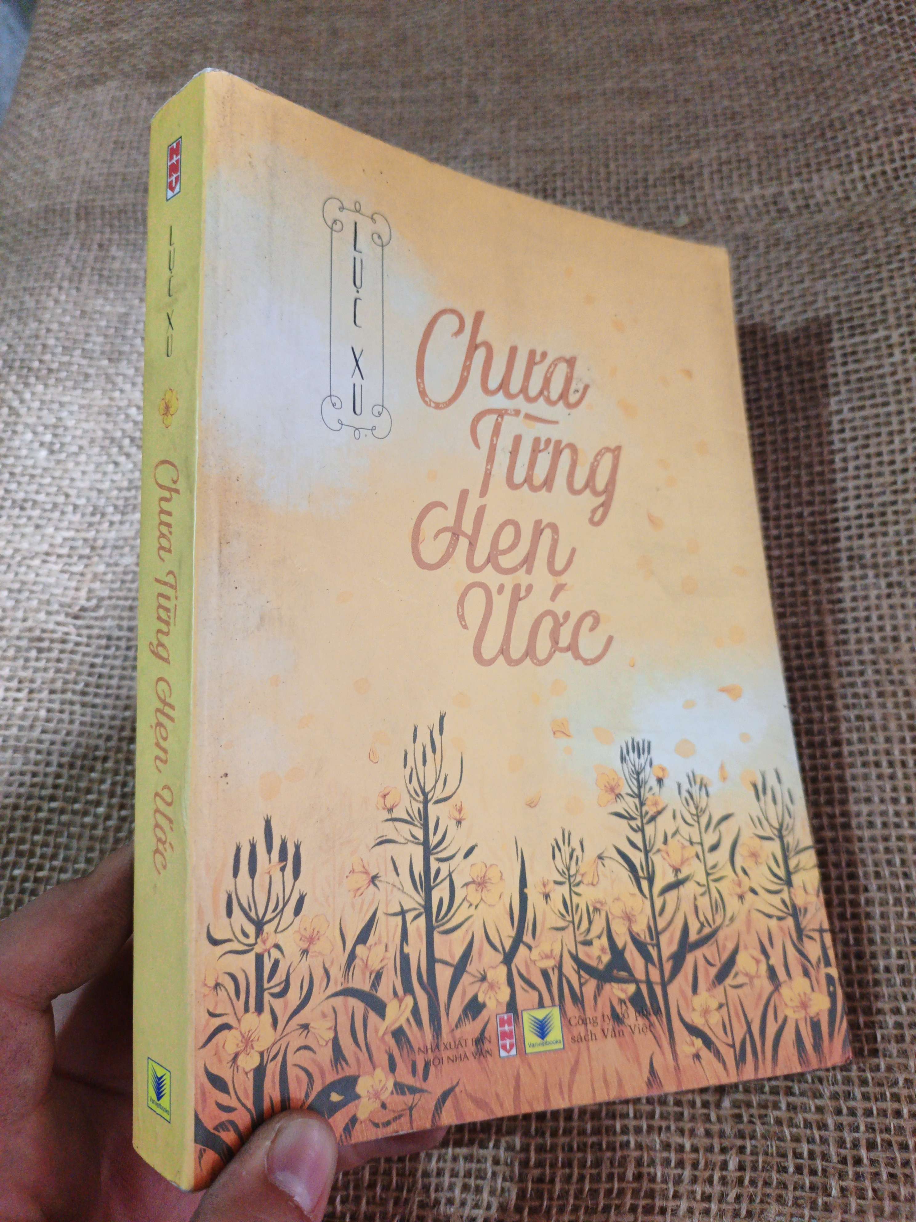 Chưa từng hẹn ước - Lục Xu 2015 mới 80% ố (Light Novel) HLSC2404 (NSX)