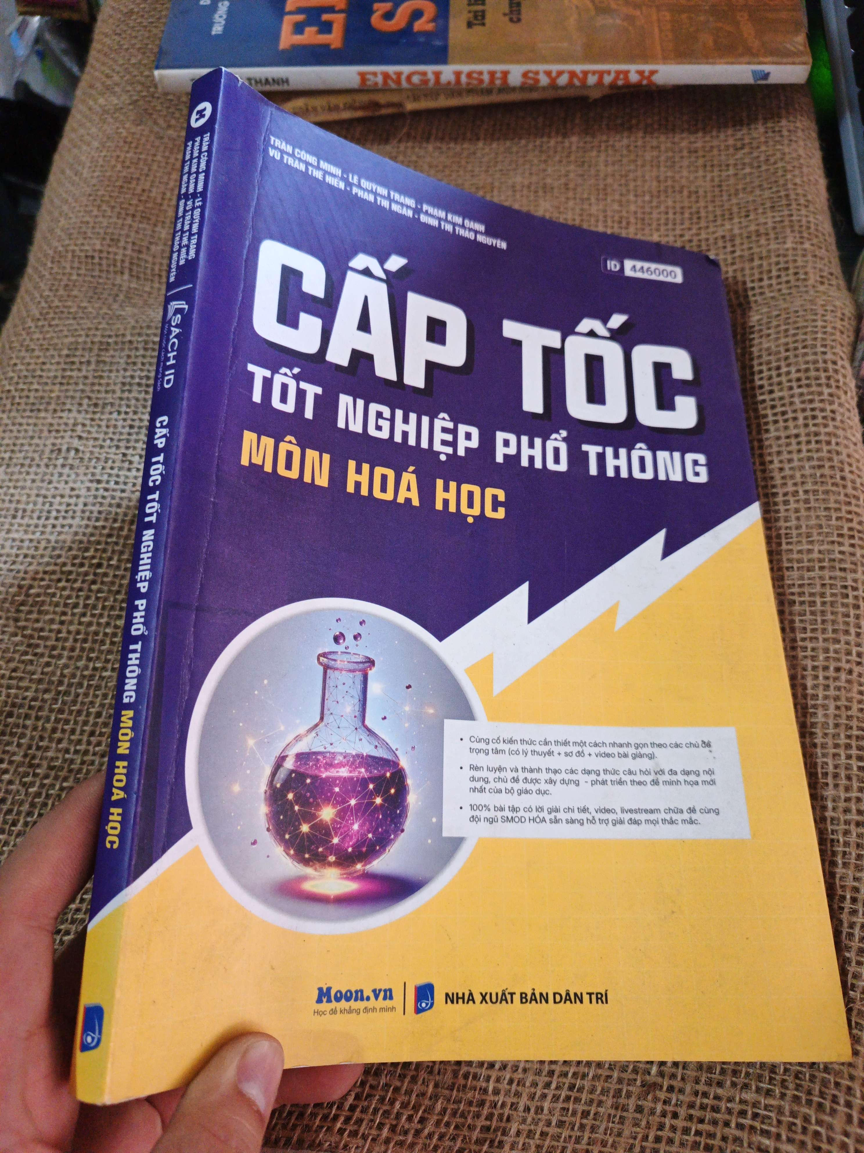CẤP TỐC TỐT NGHIỆP PHỔ THÔNG MÔN HOÁ HỌC 2025 mới 90% (Tham khảo - luyện thi) HLSC2404