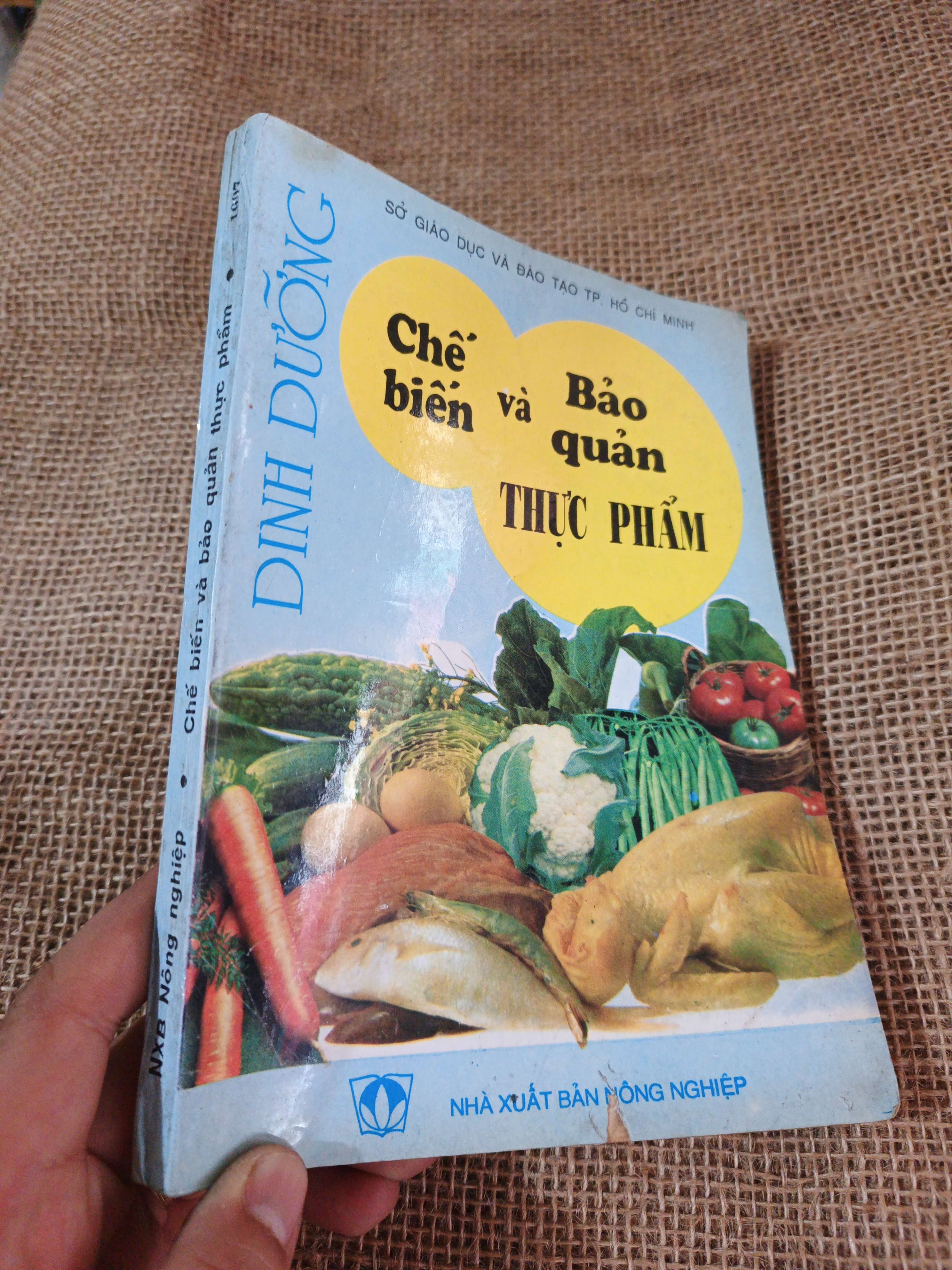 Dinh dưỡng chế biến và bảo quản thực phẩm 1997 mới 80% ố rách bìa nhẹ(Sách Y học - Sức khỏe - Thể thao) HLSC2404 (NSX)