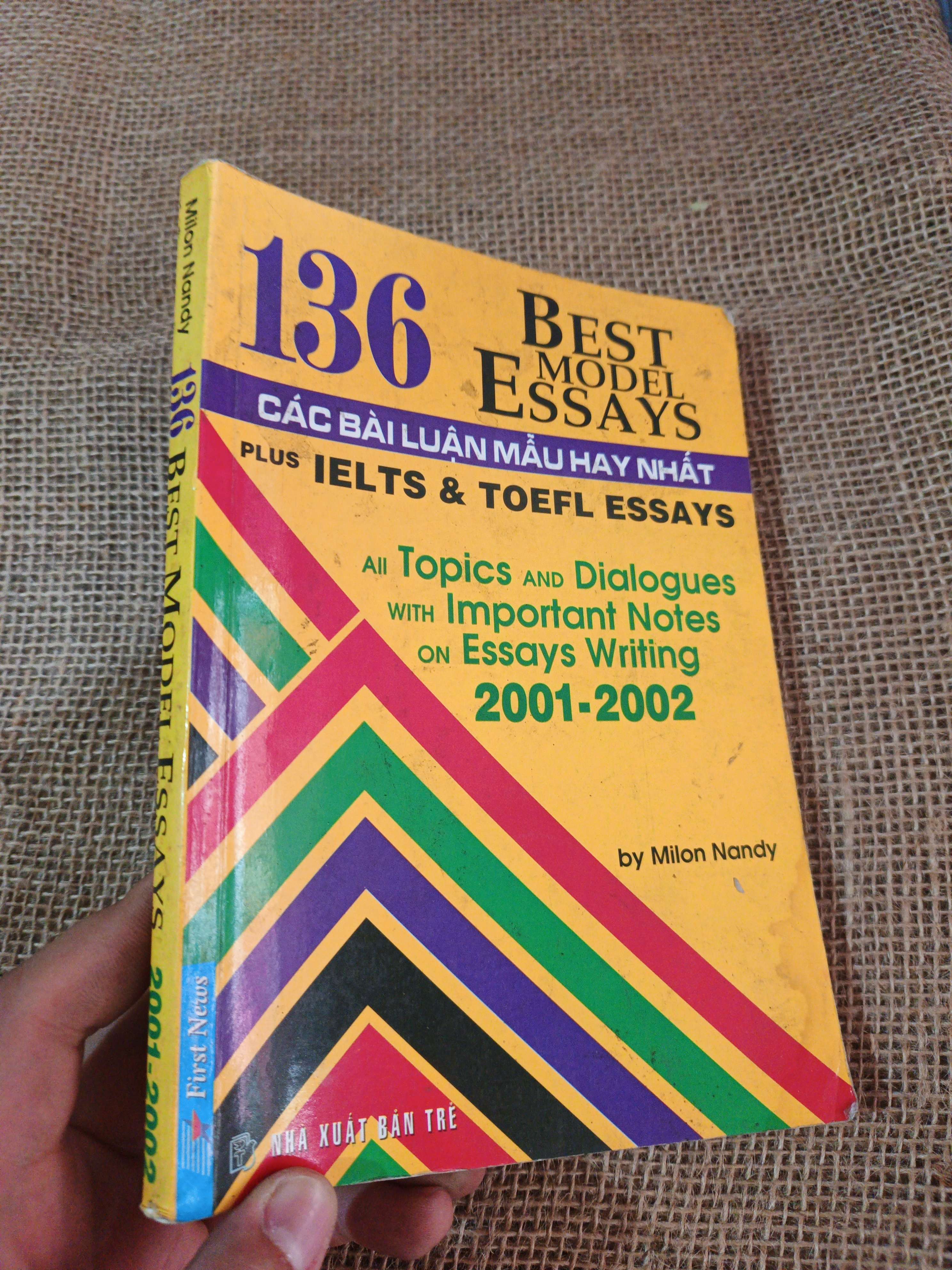 136 Best Model Essays 2014 mới 80%(Sách tự học tiếng Anh) HLSC2404 (NSX)