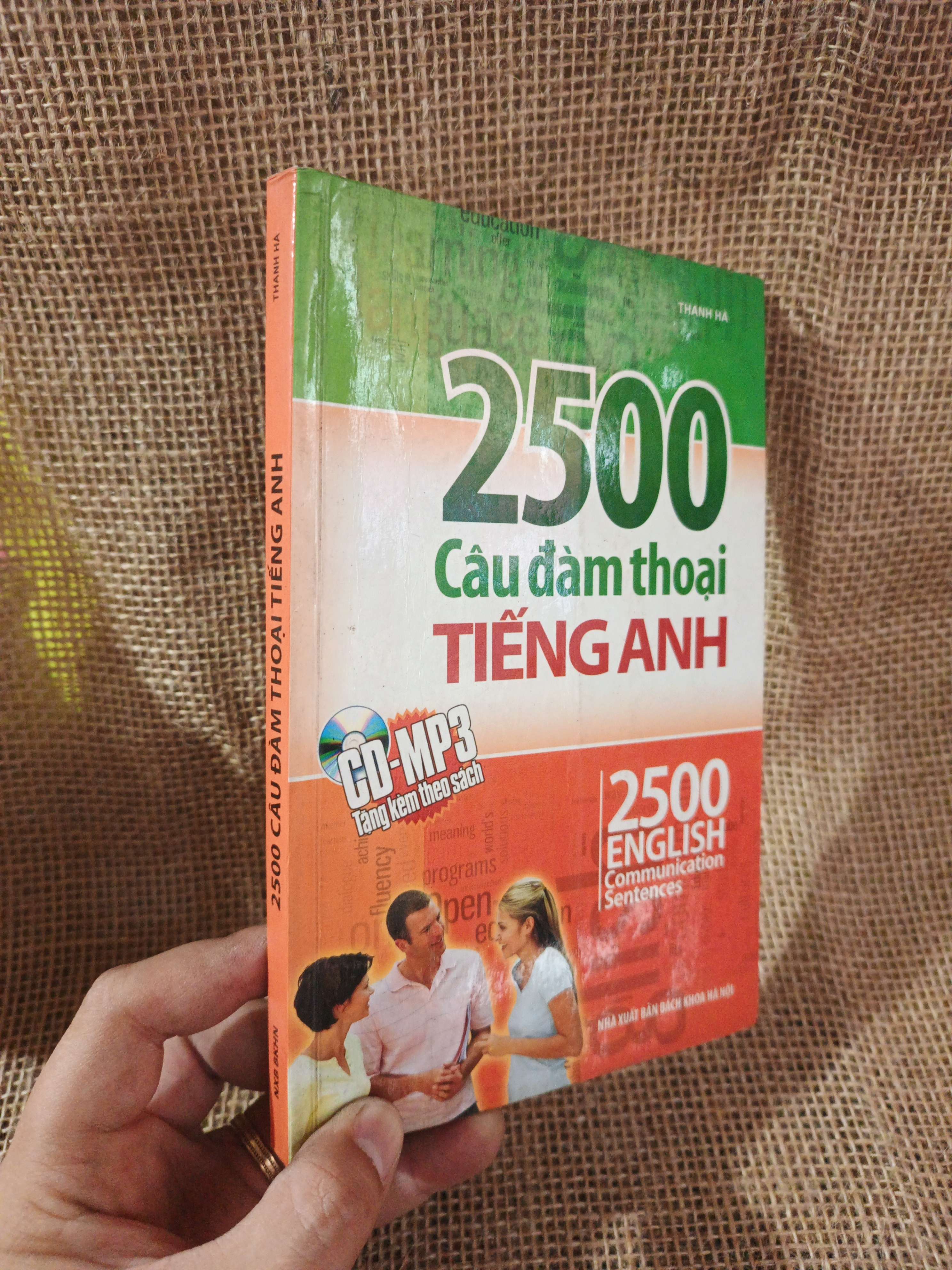 2500 câu đàm thoại tiếng anh - Thanh Hà 2011 mới 80% ố(Sách tự học tiếng Anh) HLSC2404 (NSX)