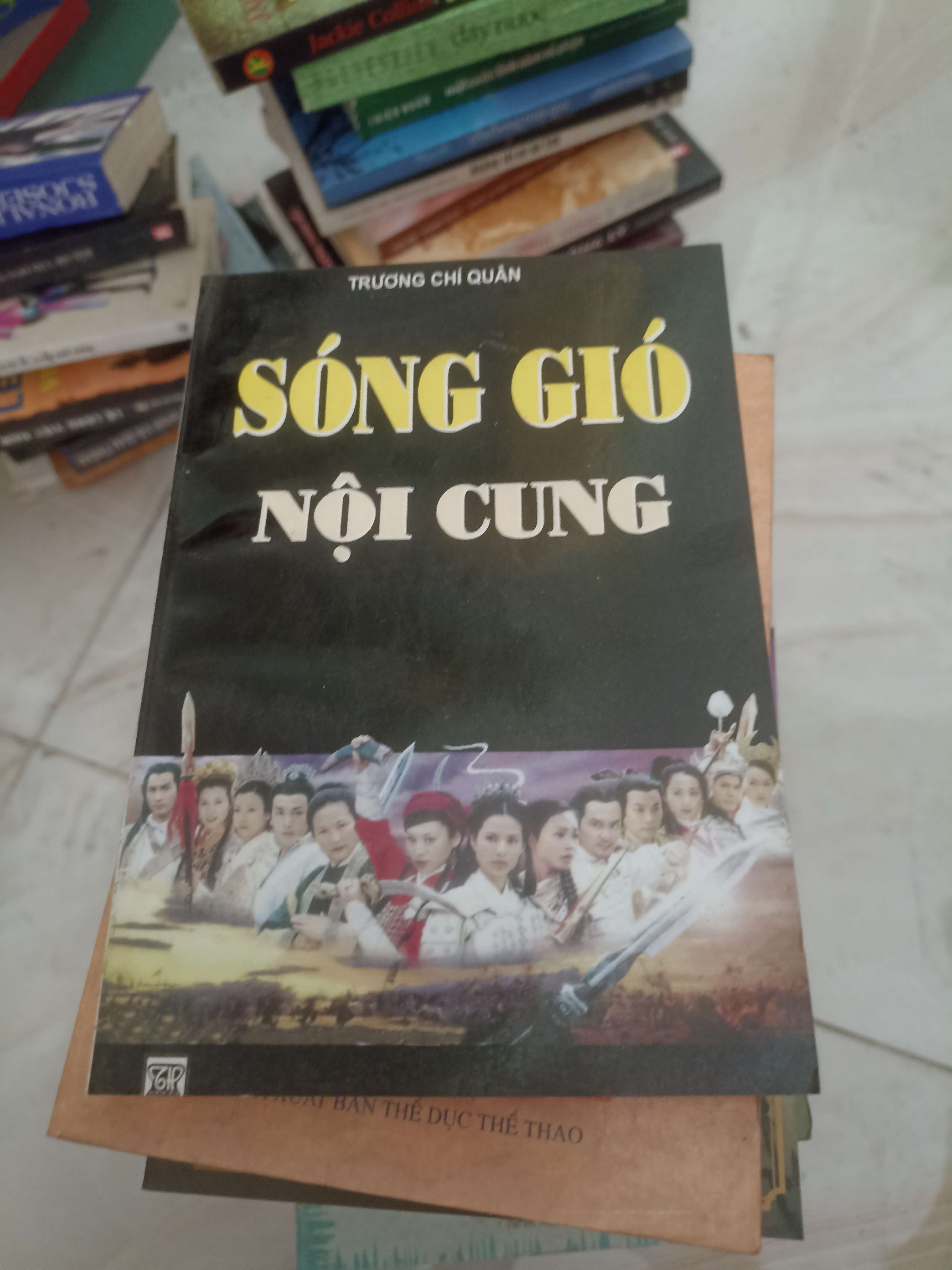Sóng gió nội cung - Trương Chí Quân (Sách văn học) VAVO