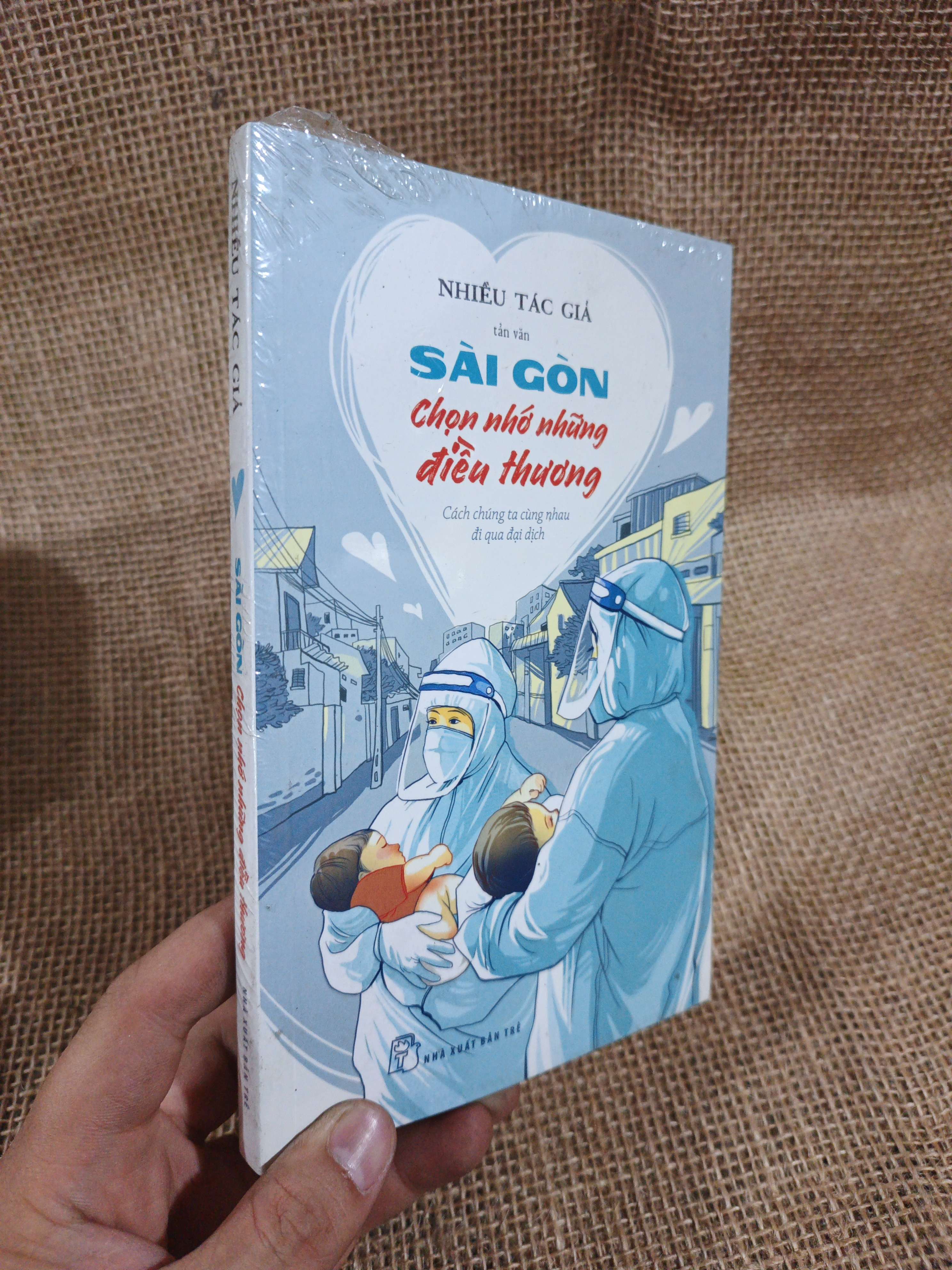 Sài Gòn chọn nhớ những điều thương mới 100%(Sách văn học) HLSC2404 (NSX)