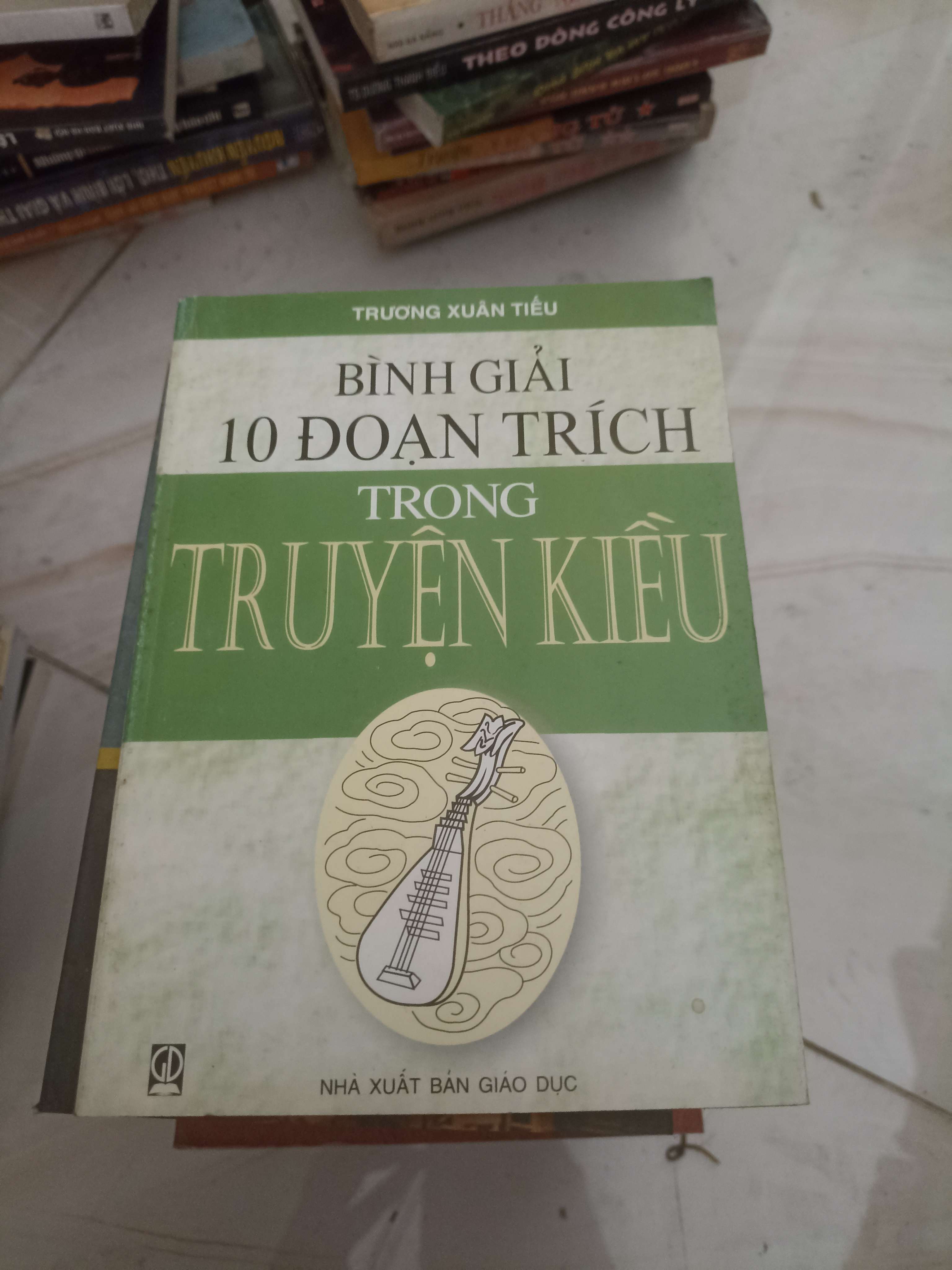 Bình giải 10 đoạn trích trong truyện Kiều (Sách chuyên khảo, khảo cứu) VAVO