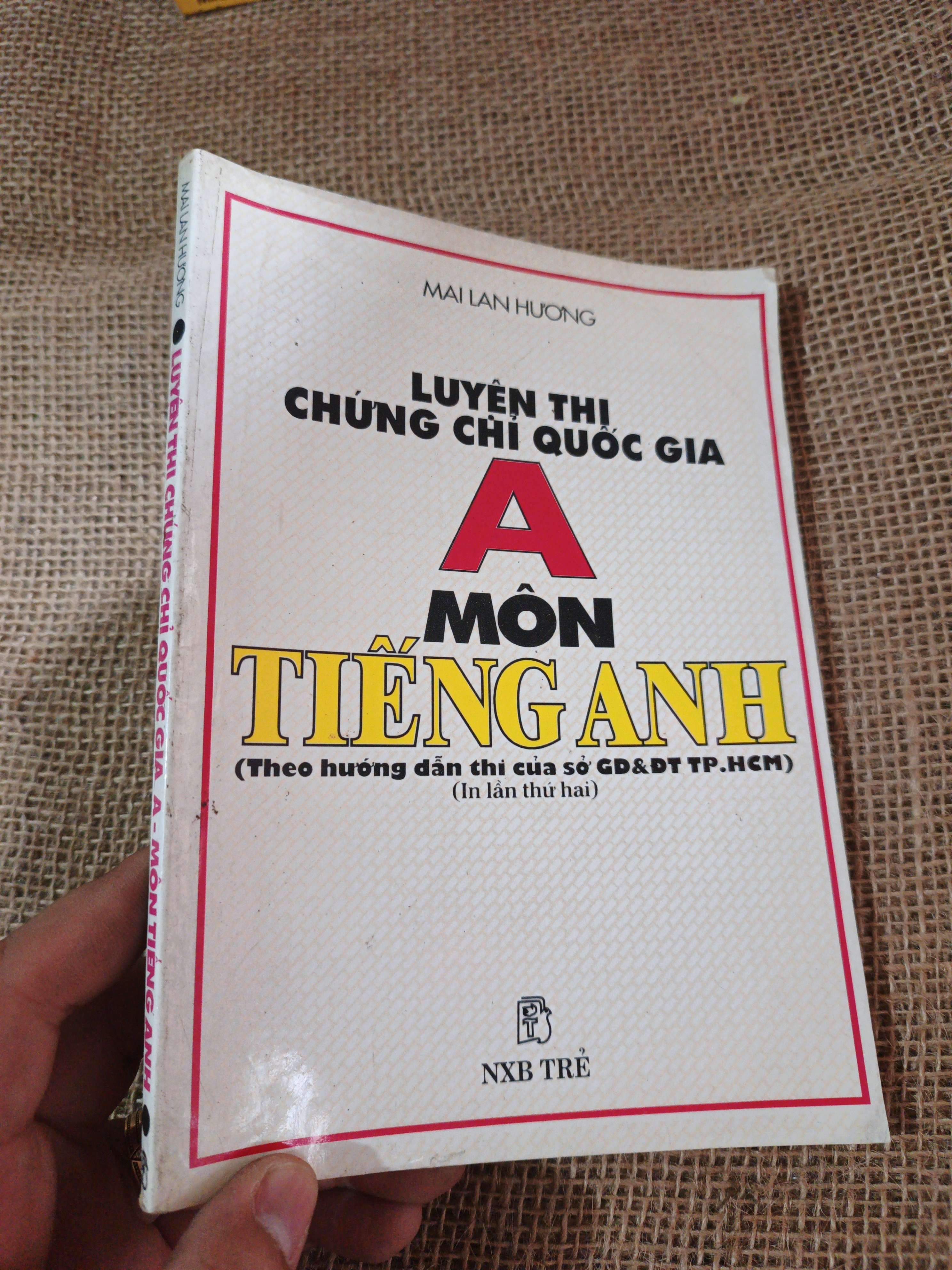LUYỆN THI CHỨNG CHỈ QUỐC GIA A MÔN TIẾNG ANH 136 BEST MODEL ESSAYS 1999 mới 80%(Sách tự học tiếng Anh) HLSC2404 (NSX)