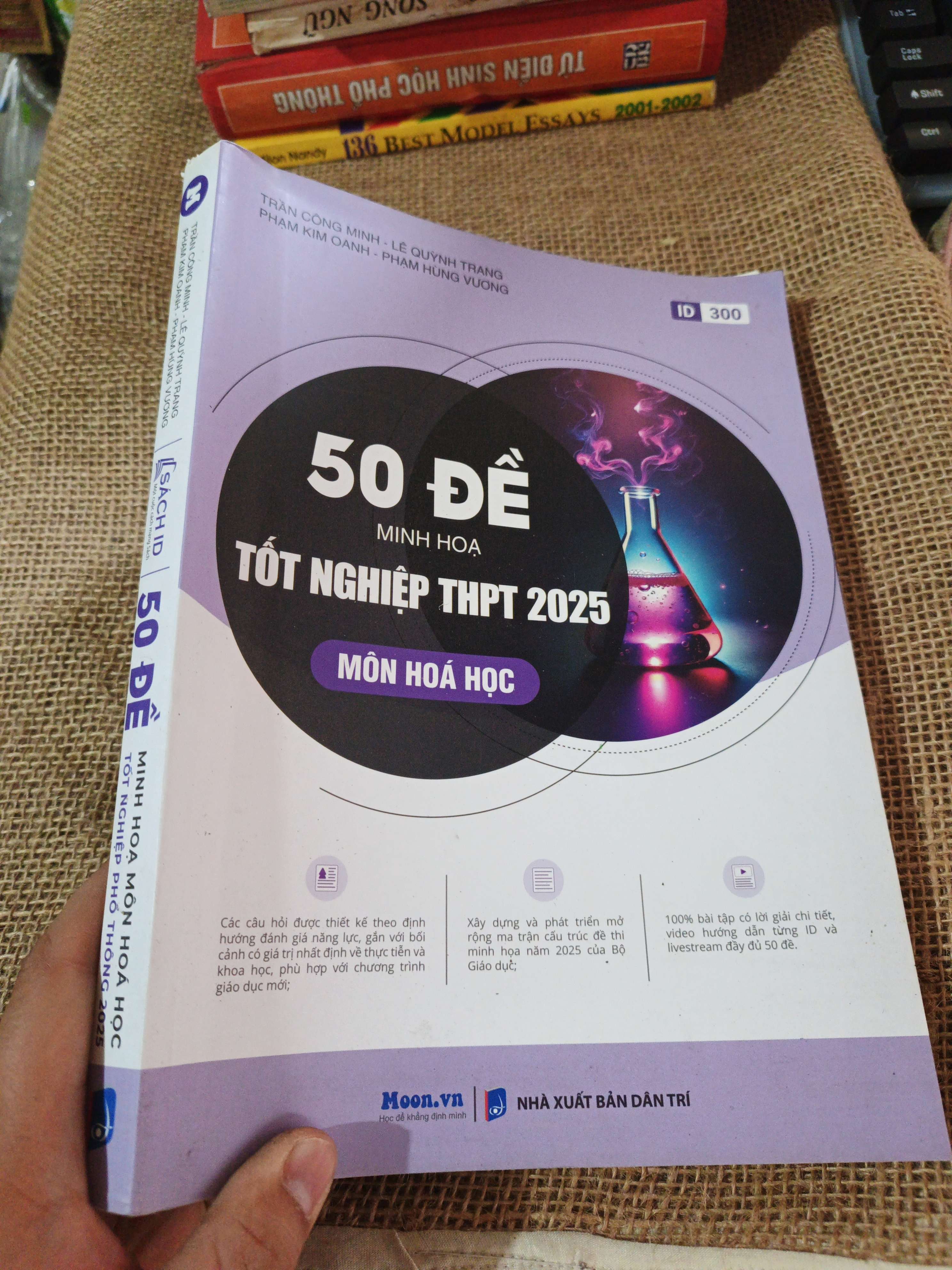 50 ĐỀ MINH HOẠ TỐT NGHIỆP THPT 2025 MÔN HOÁ HỌC 2025 mới 80%(Tham khảo - luyện thi) HLSC2404
