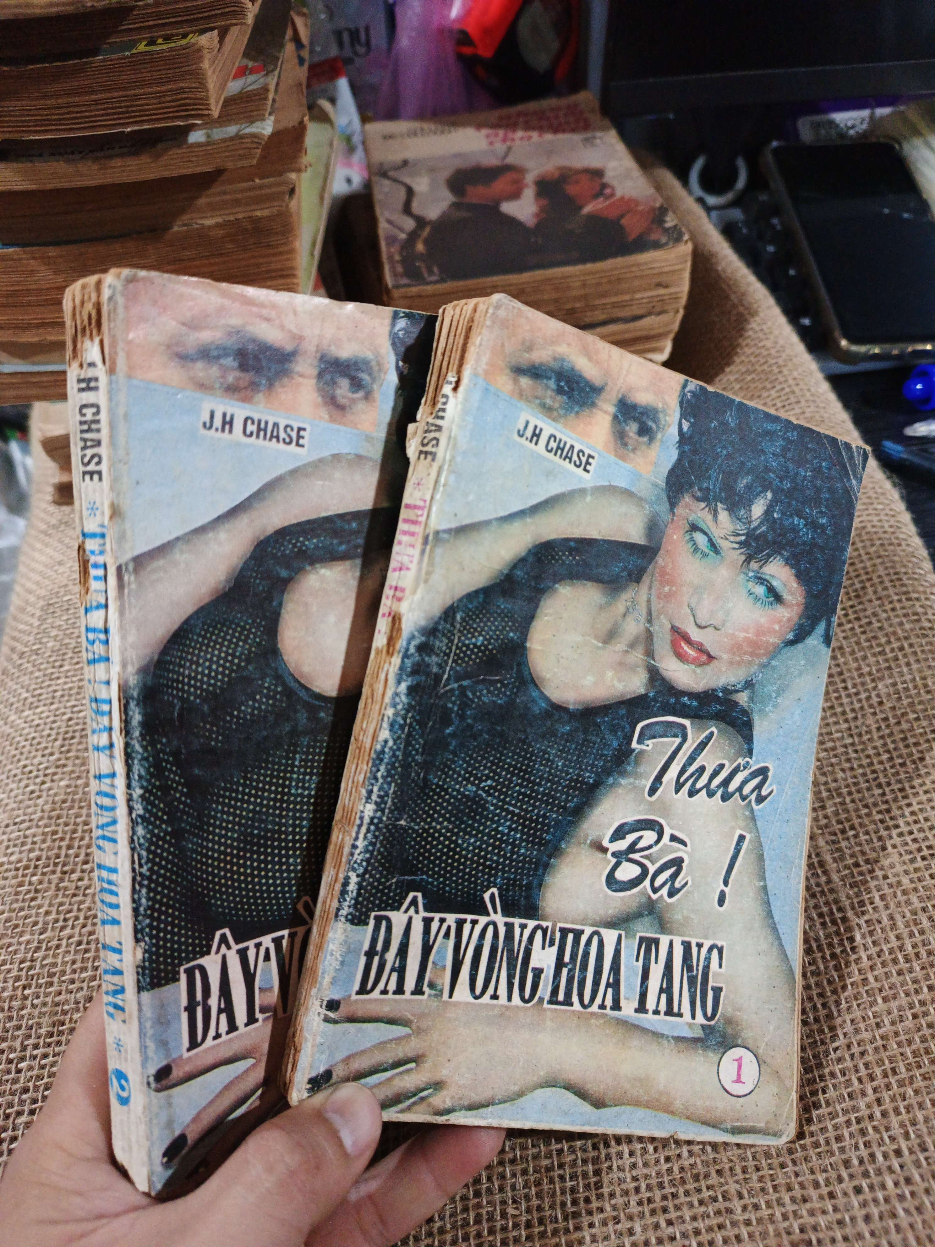 Thưa bà! Đây vòng hoa tang - J.H.Chase 1993 mới 70% (Văn học nước ngoài) HLSC2404