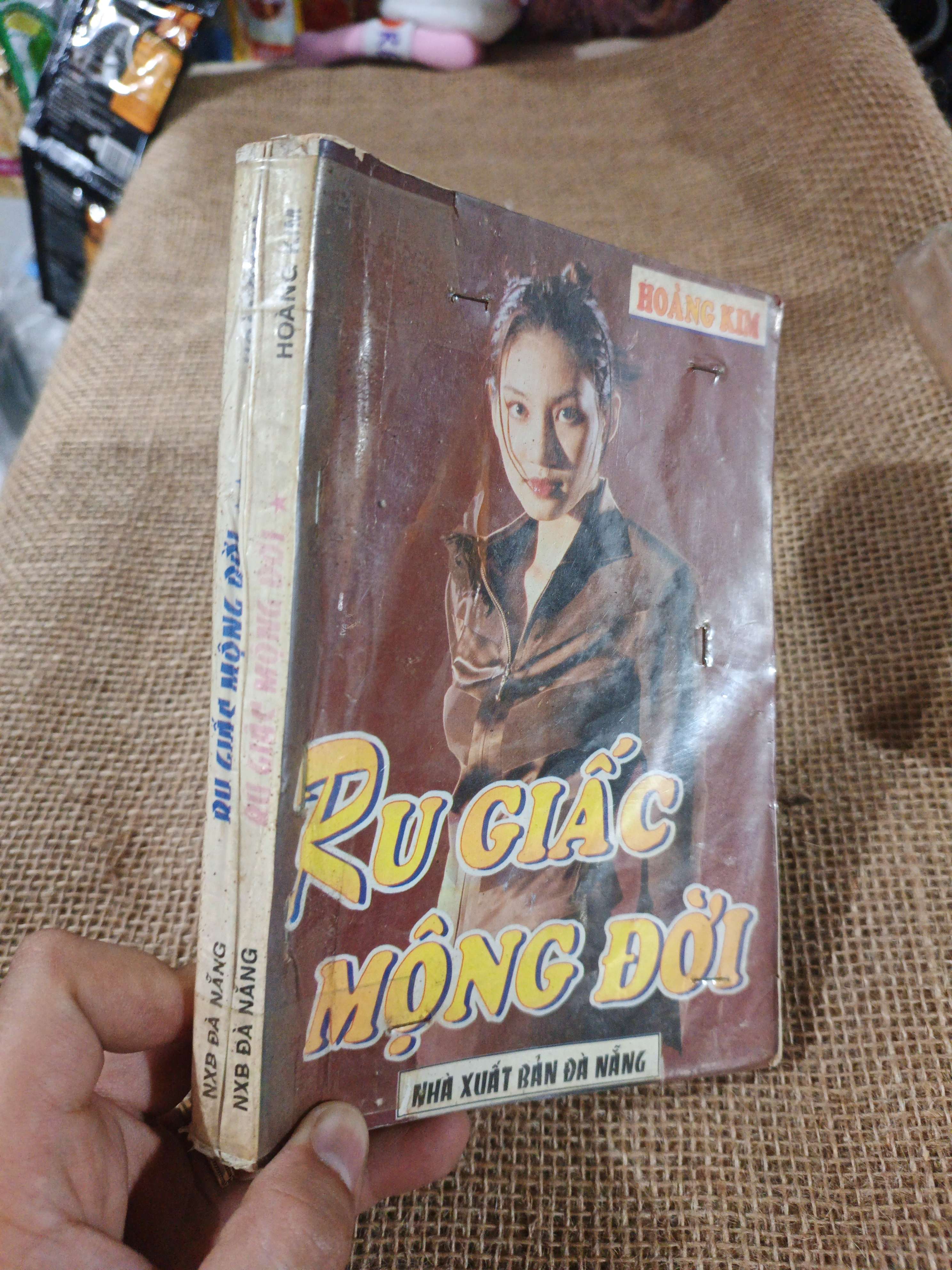 Ru giấc mộng đời - Hoàng Kim 2003 mới 80% ố(Văn học Việt Nam) HLSC2404