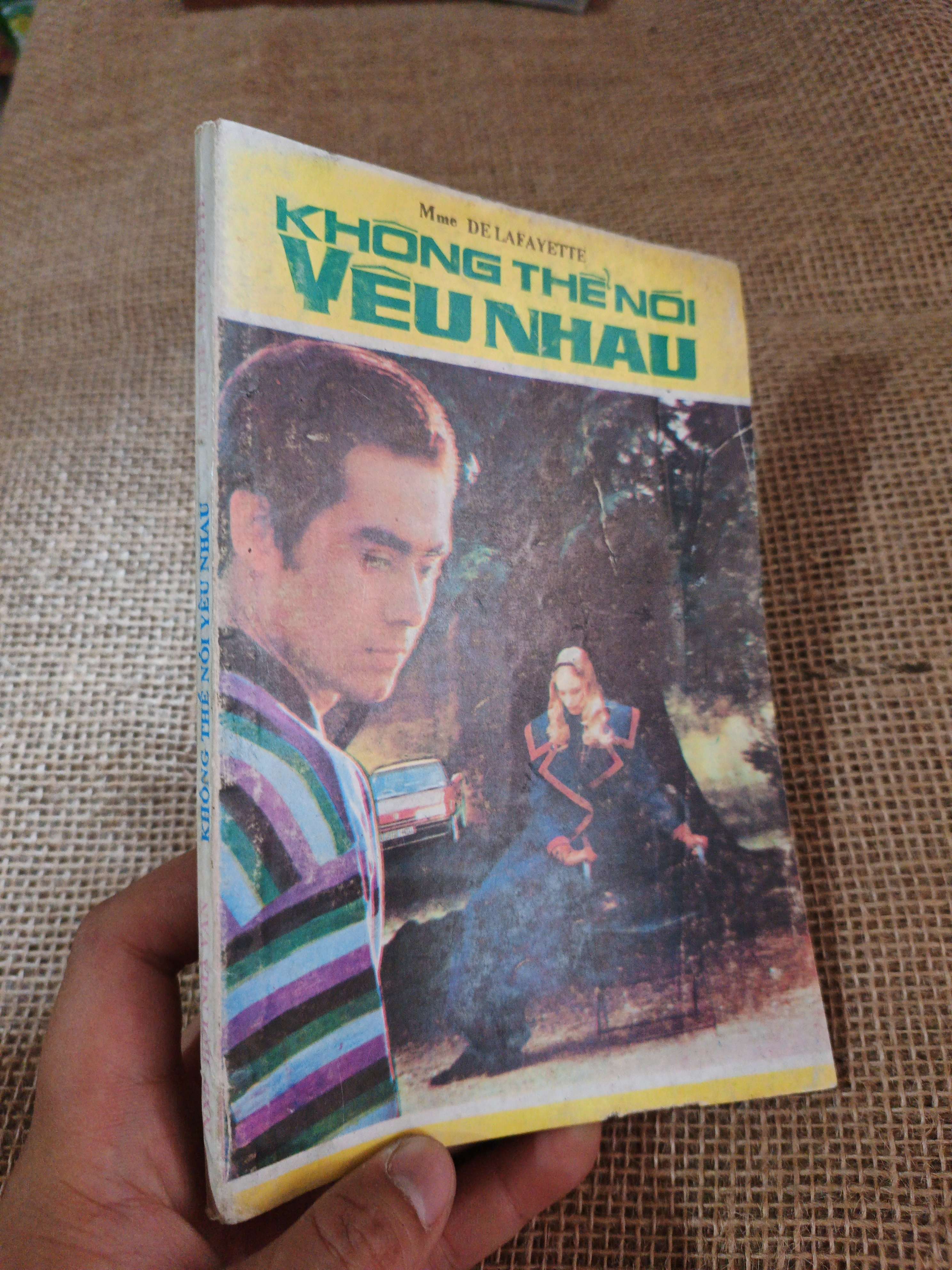 Không thể nói yêu nhau 1990 mới 80% ố(Sách văn học) HLSC2404 (NSX)