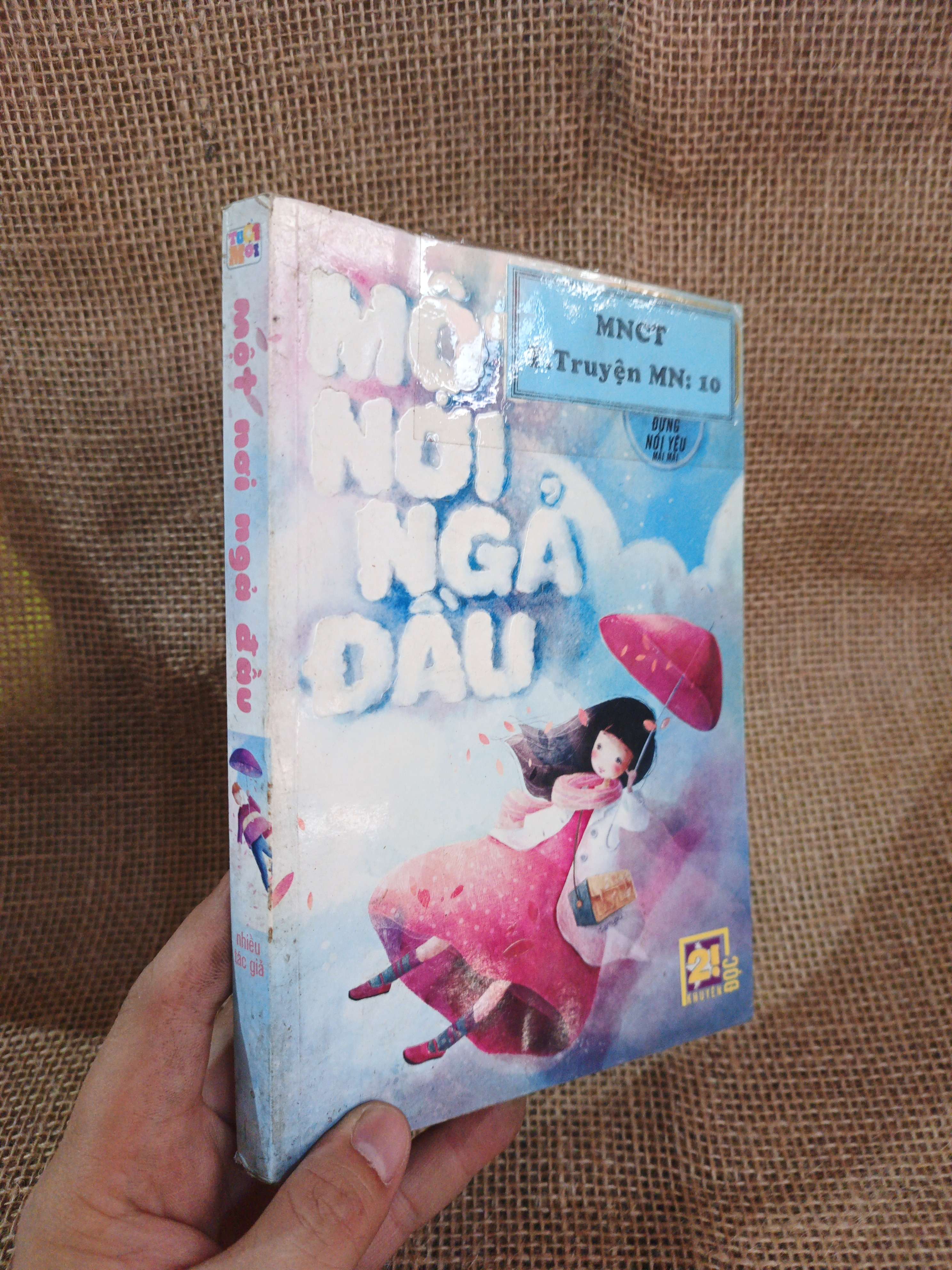 Một nơi ngả đầu 2012 mới 80% ố ẫm (Sách truyện) HLSC2404