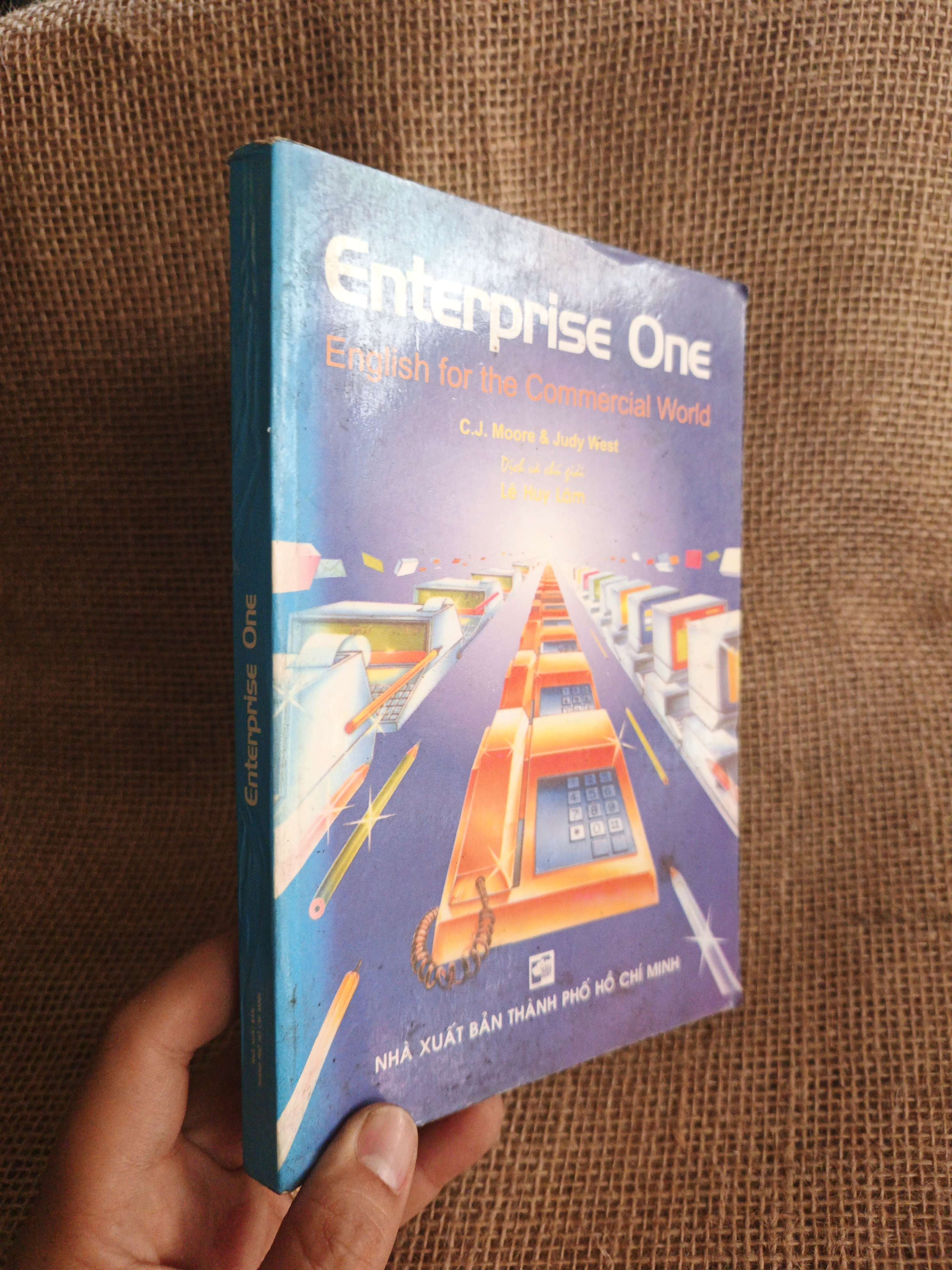 Enterprise one: English for Commercial Word 2001 mới 80% (Sách tự học tiếng Anh) HCM060526 (NSX)