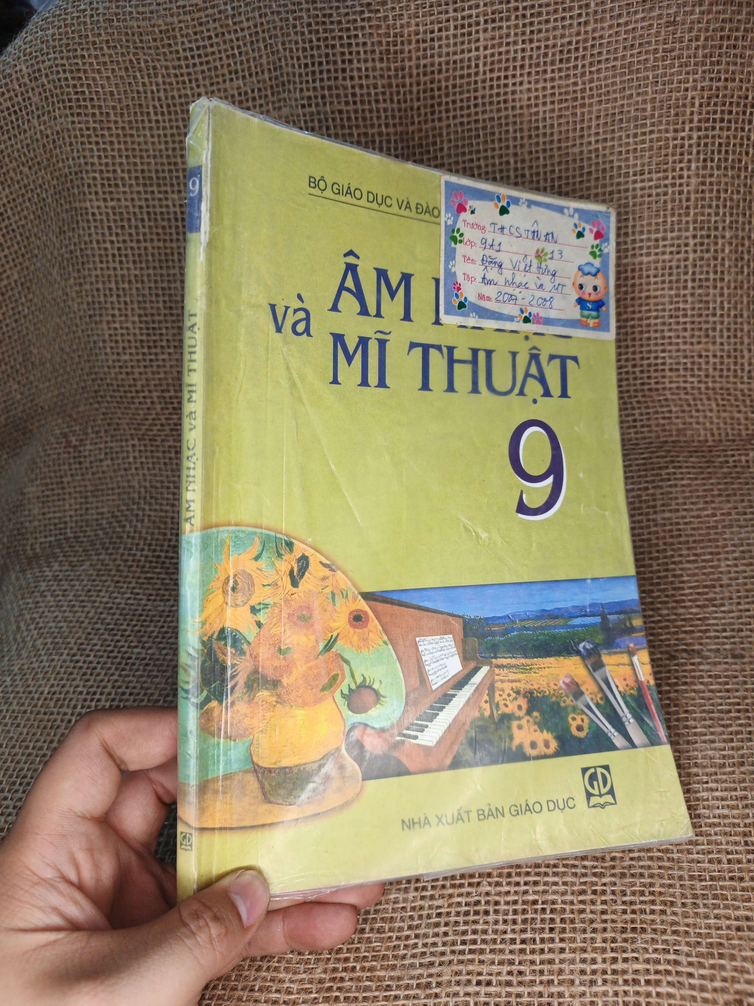 Âm nhạc và Mỹ thuật 9 2005 mới 80% (Sách giáo khoa - giáo trình) HCM060526