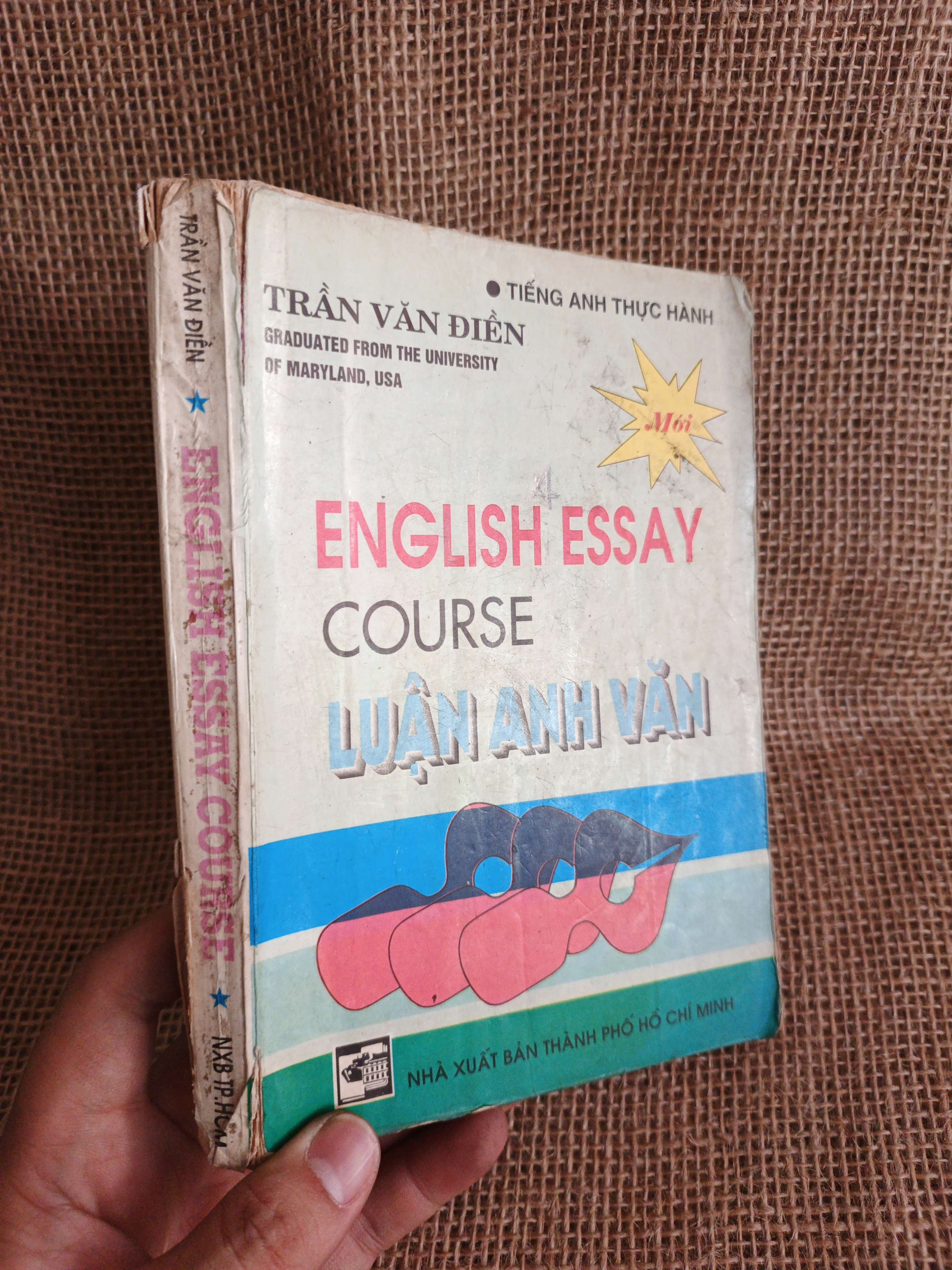 English Essay Course luận Anh Văn mới 70% ố rách (Sách tự học tiếng Anh) HCM060526