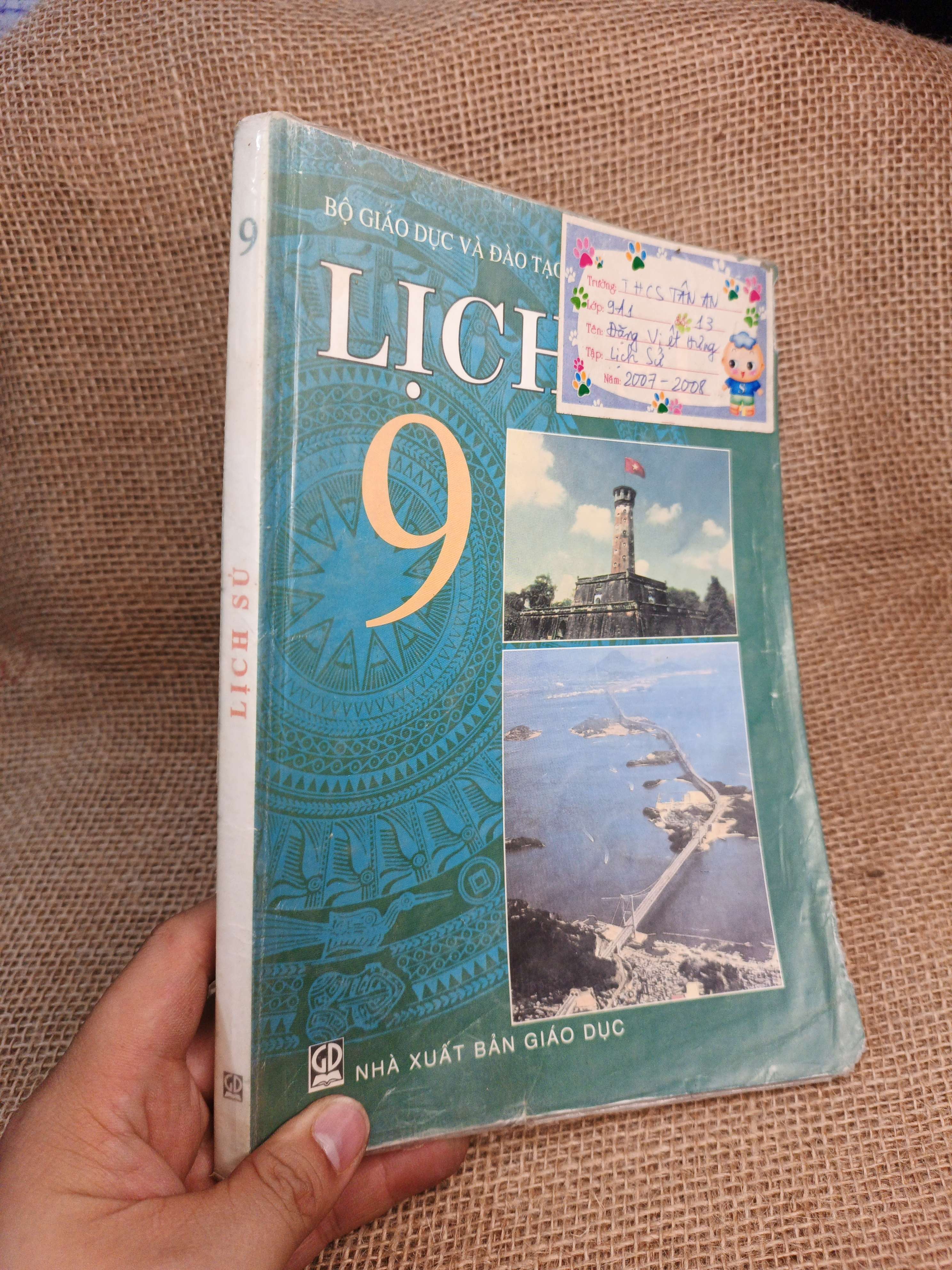 Lịch sử 9 2005 mới 80% (Sách giáo khoa - giáo trình) HCM060526