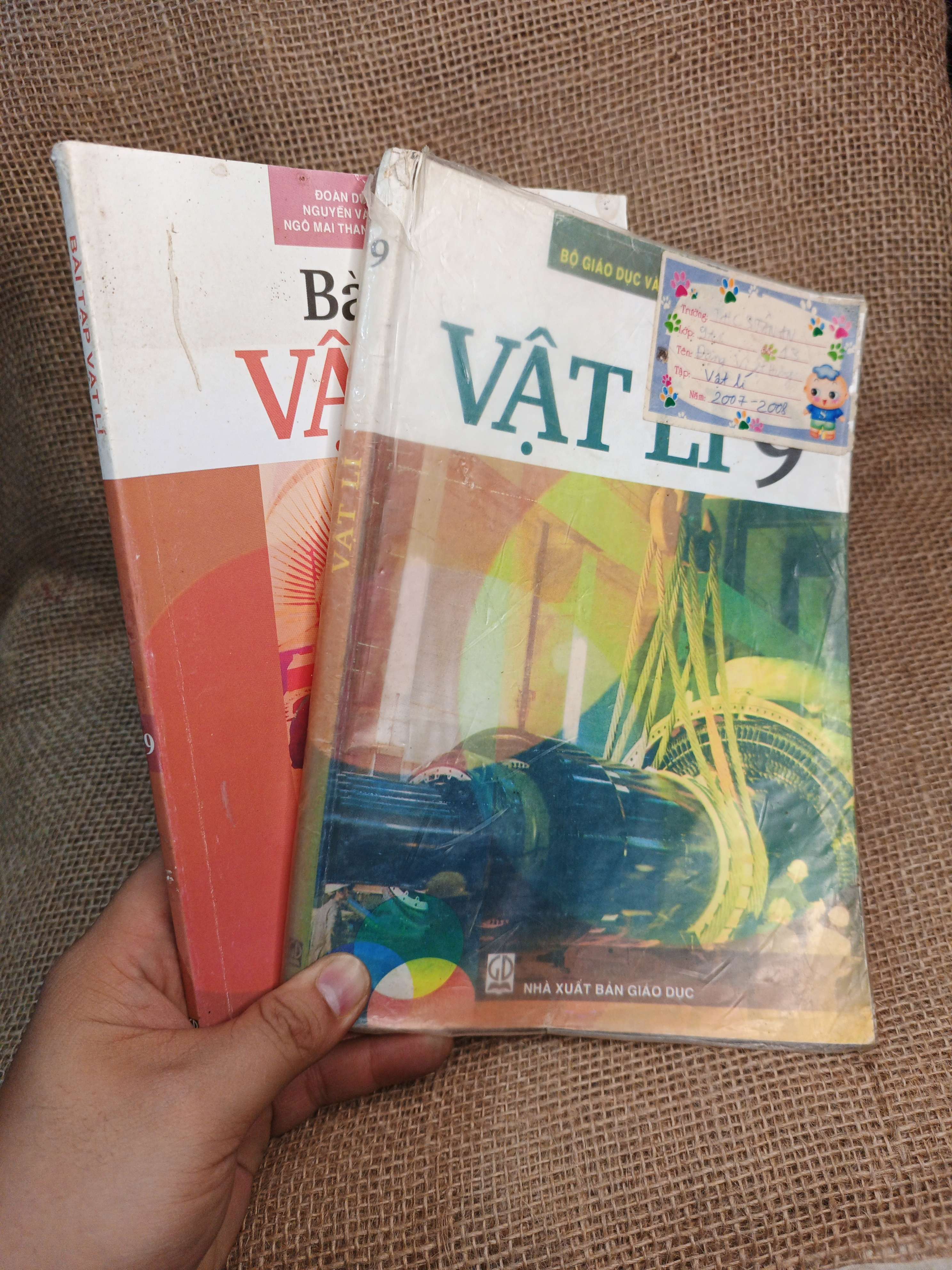 Combo Vật lí và Bài tập Vật lí 9 2005 mới 80% ẫm (Sách giáo khoa - giáo trình) HCM060526