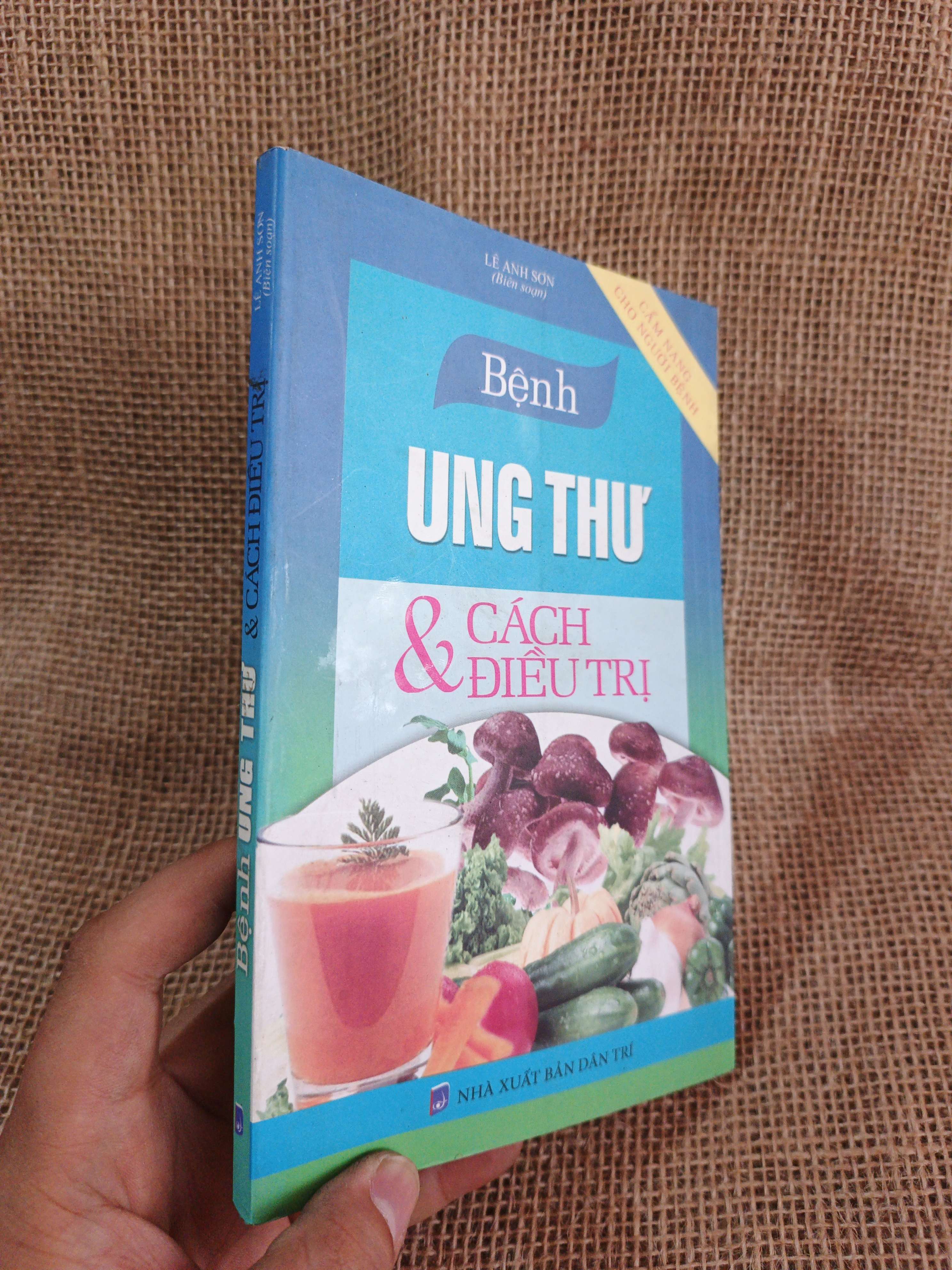 Bệnh ung thư và cách điều trị 2015 mới 90% (Sách Y học - Sức khỏe - Thể thao) HCM060526 (NSX)