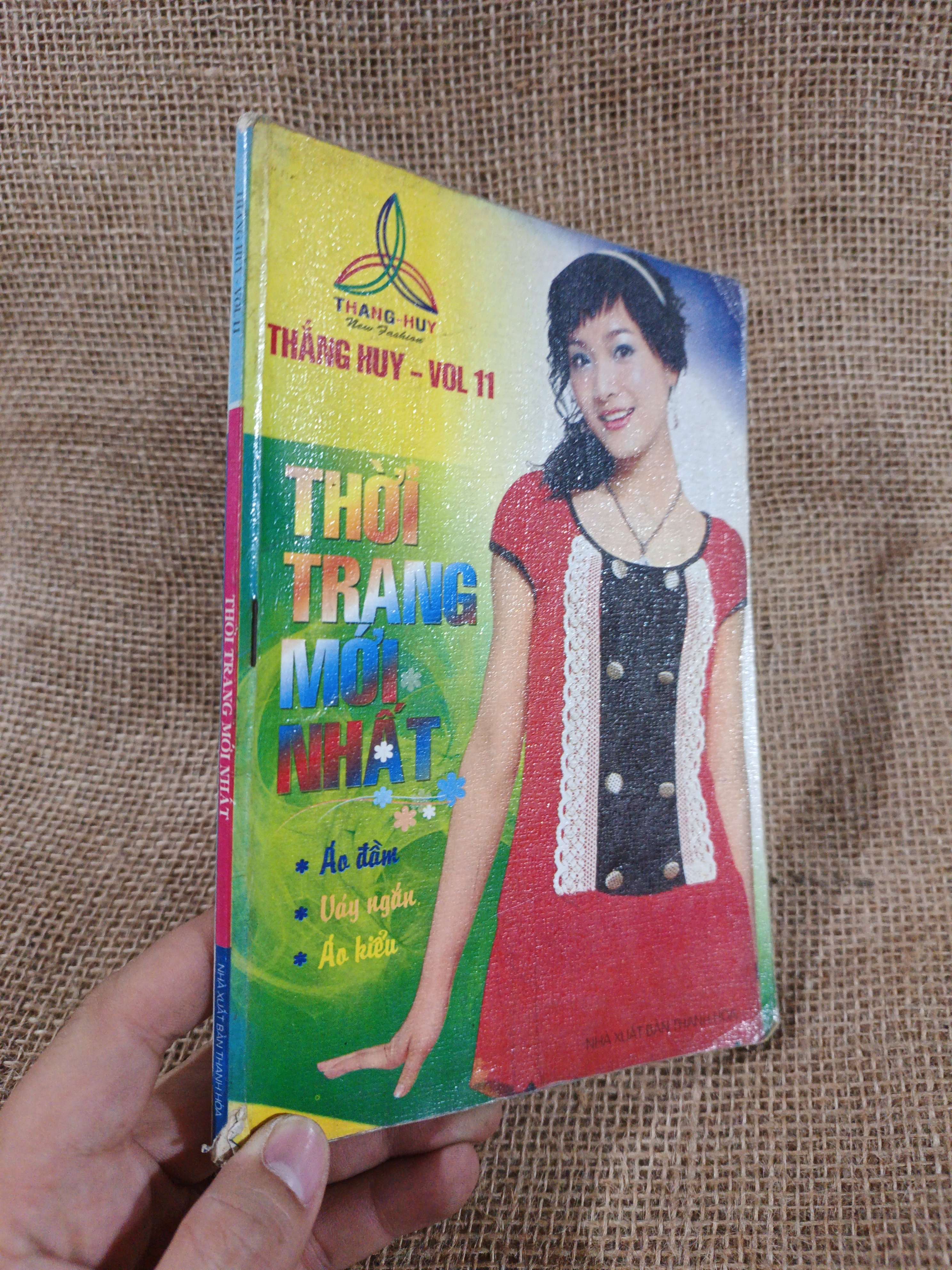 Thời trang mới nhất 2008 mới 80% (Sách kiến thức tổng hợp) HCM060526