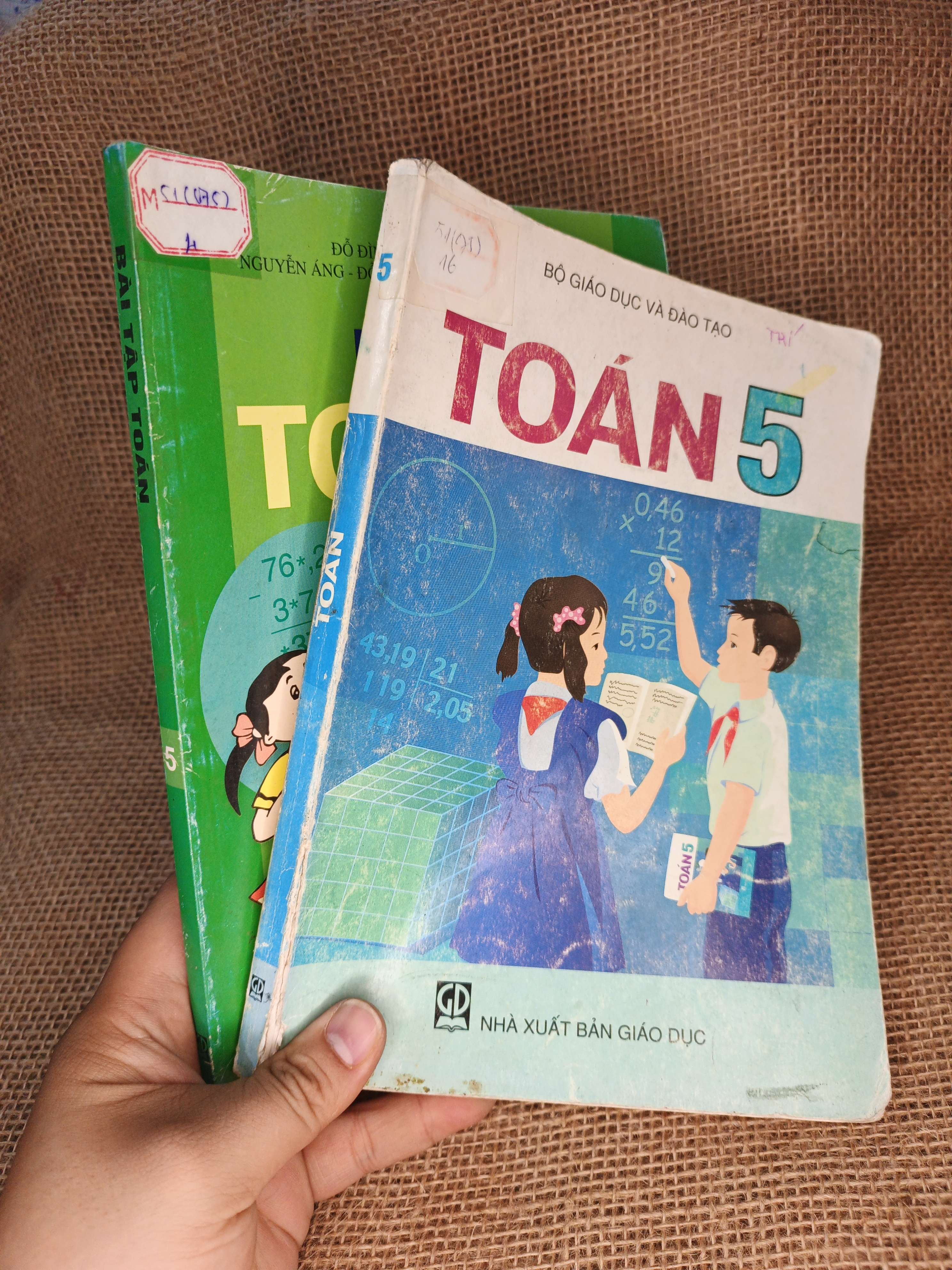Combo Toán và bài tập toán lớp 5 2006 mới 80% (Sách giáo khoa - giáo trình) HCM060526