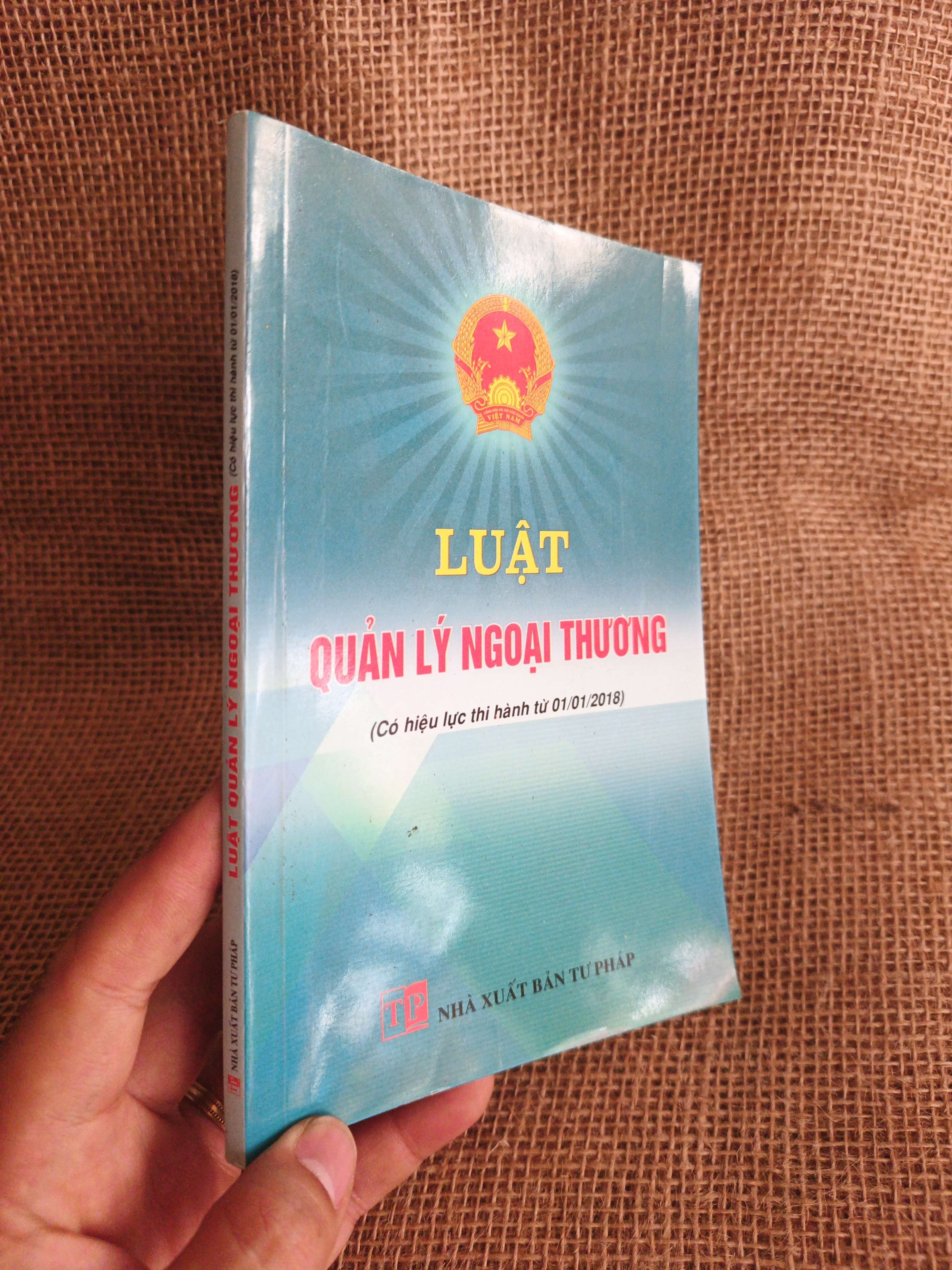 Luật quản lý ngoại thương 2017 mới 90% (Sách chính trị - pháp lý) HCM060526