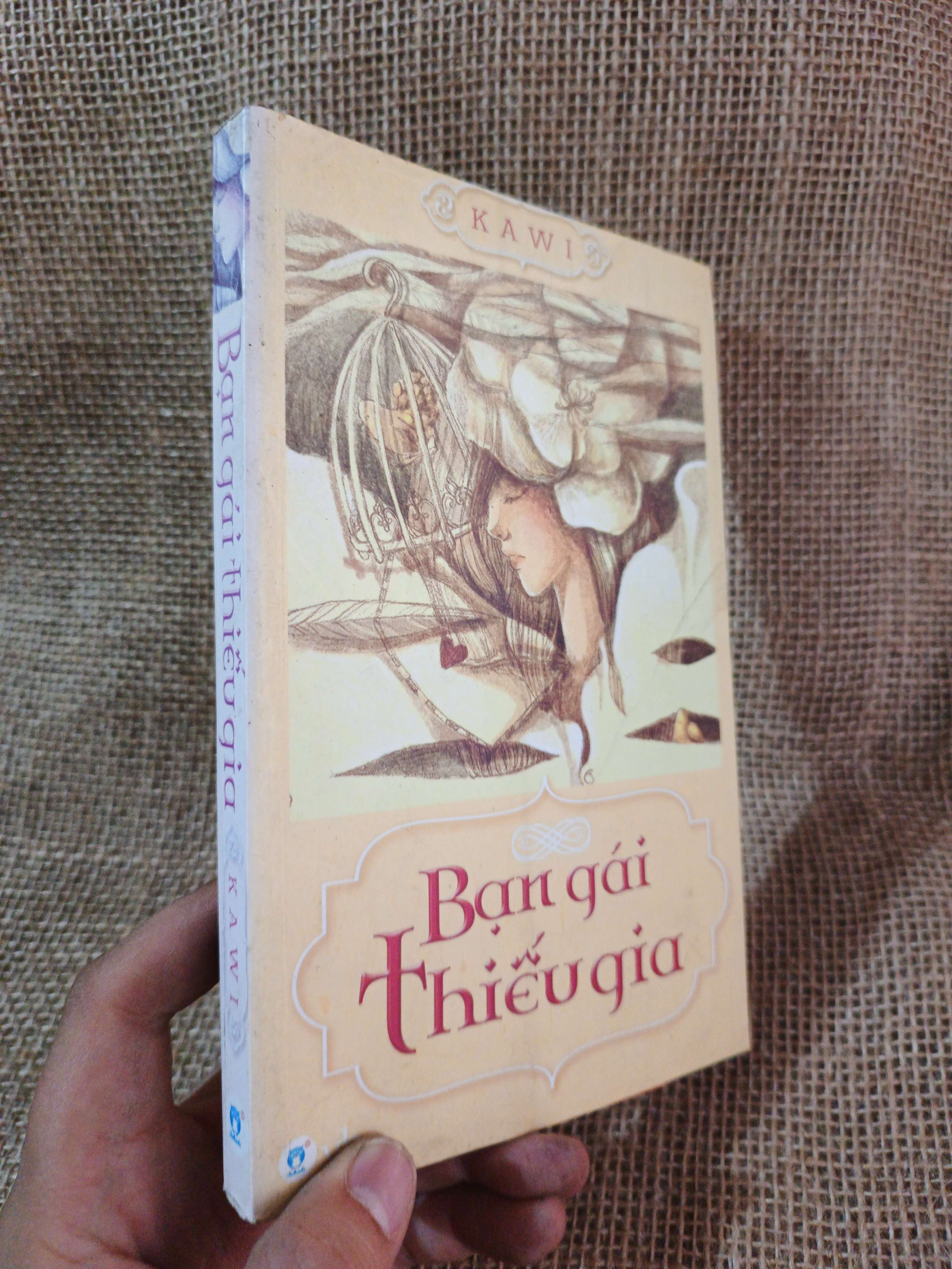 Bạn gái thiếu gia - Kawi 2014 mới 80% (Light Novel) HCM060526 (NSX)
