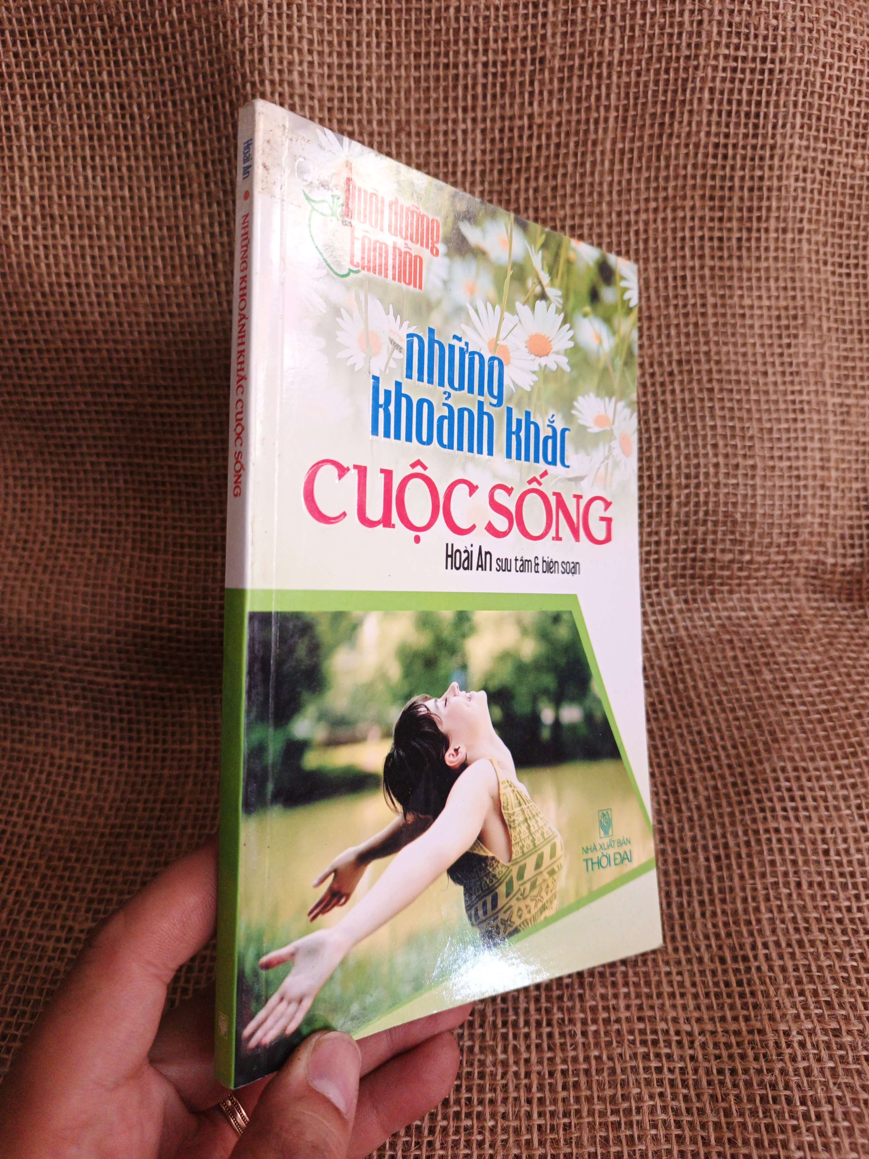 Những khoảnh khắc cuộc sống 2014 mới 90% (Kỹ năng sống) HCM060526