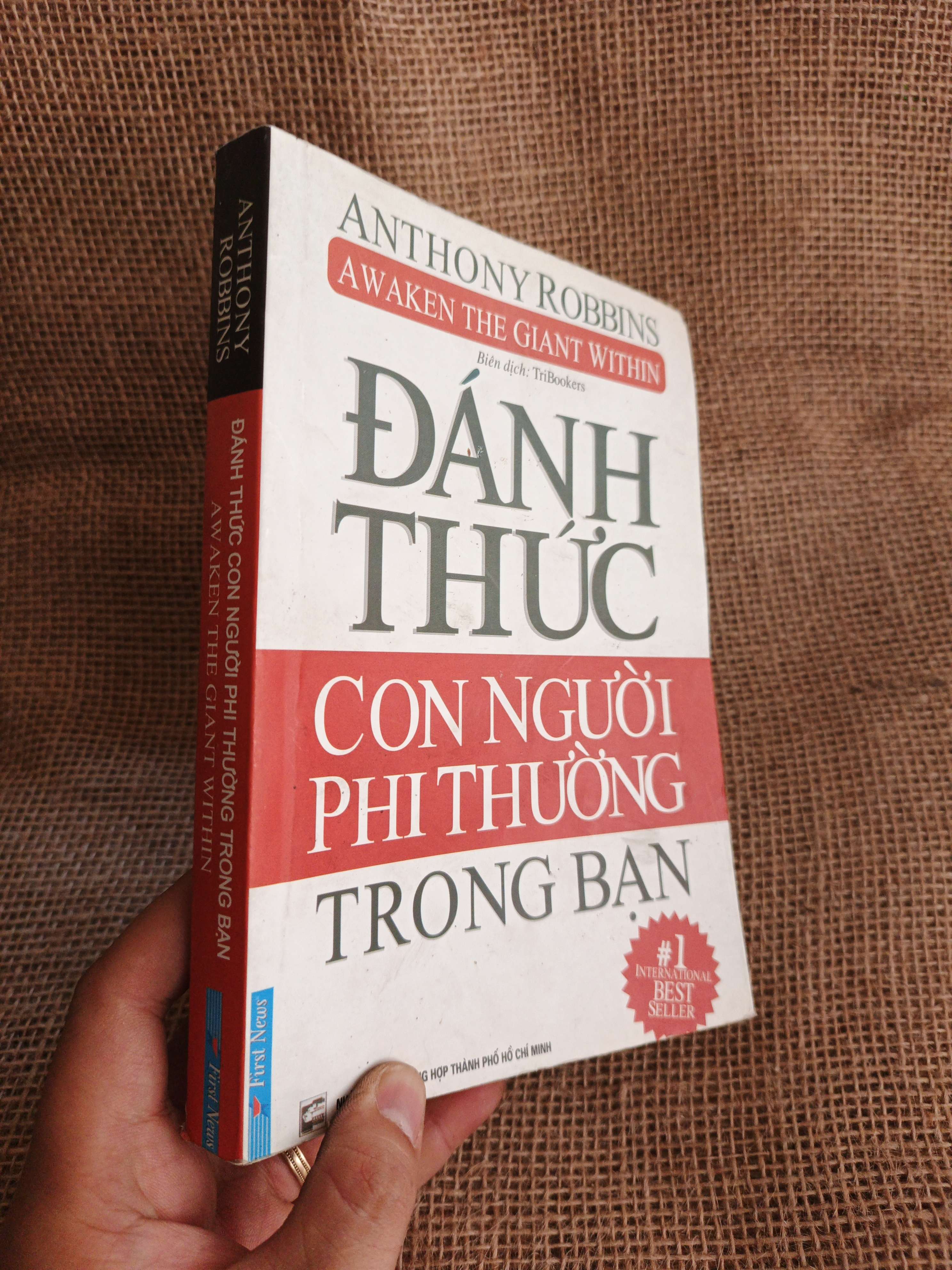 Đánh thức con người phi thường trong bạn - Anthony Robbins sách in (Kỹ năng sống) HLSC060526