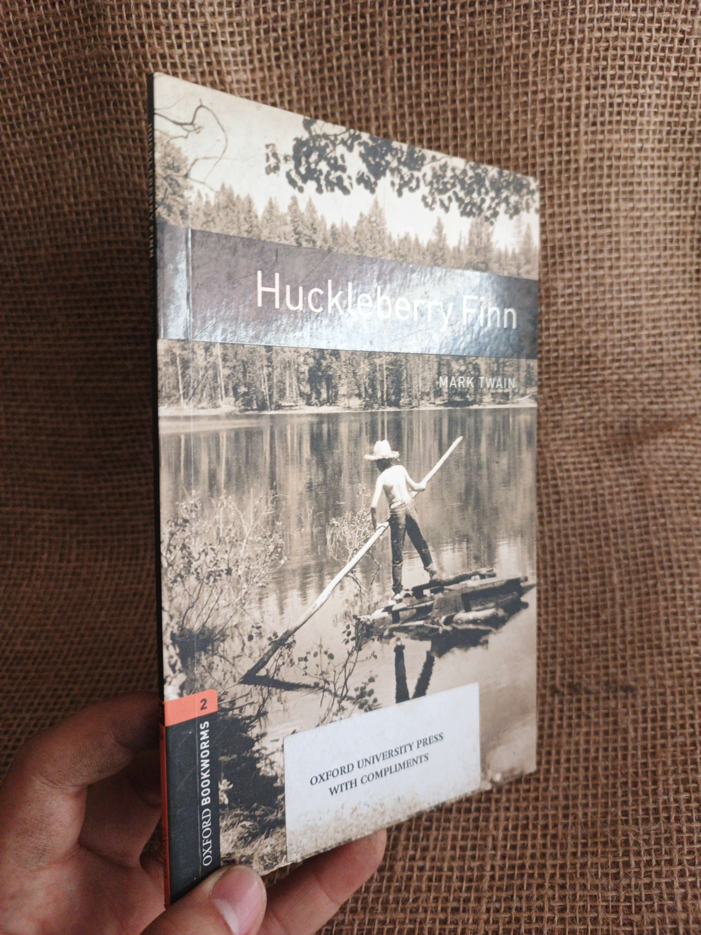 Huckleberry Finn -Mark Twain mới 80% (Sách ngoại) HCM060526