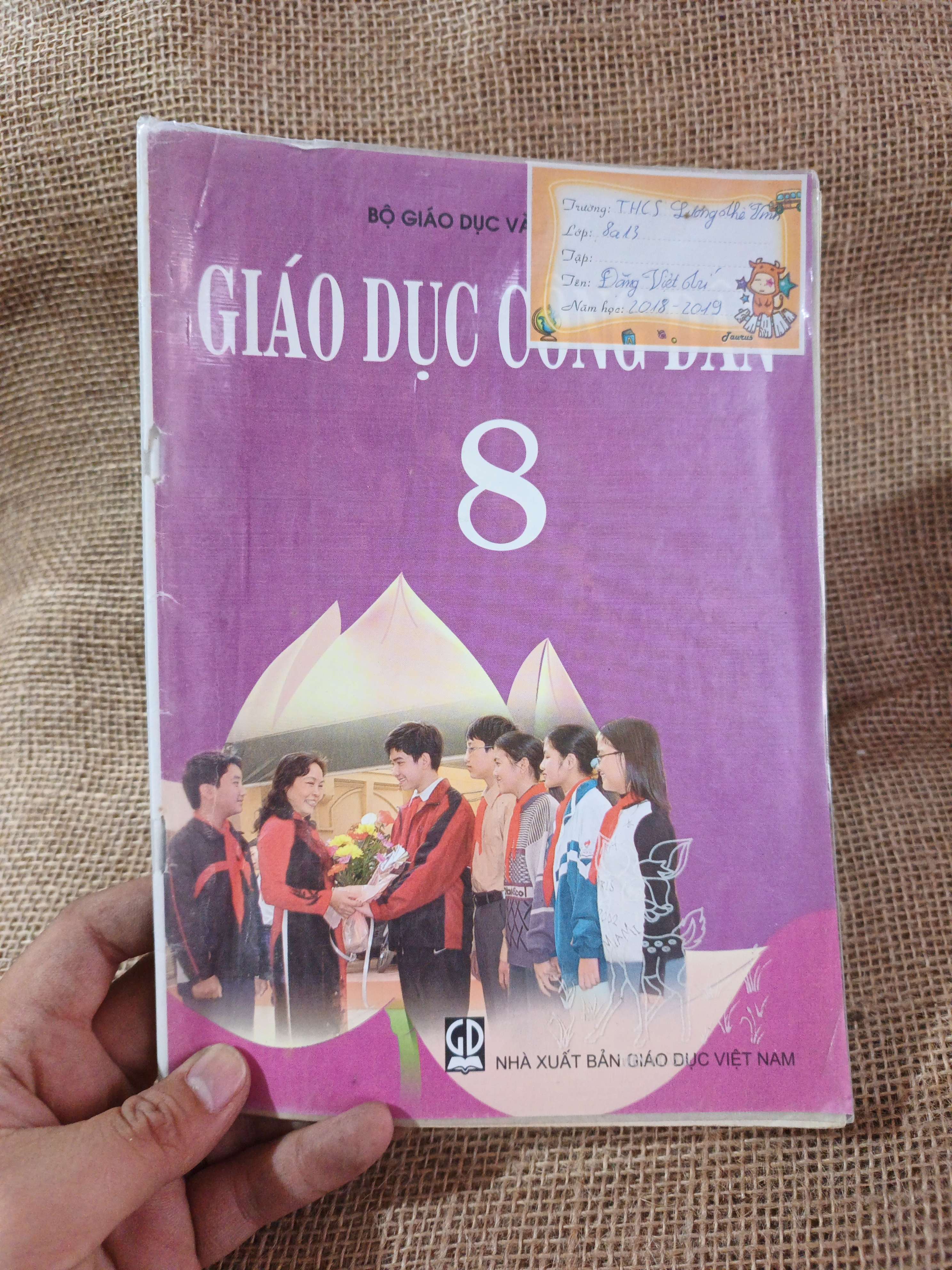 Giáo dục công dân 8 2017 mới 80% (Sách giáo khoa - giáo trình) HCM060526