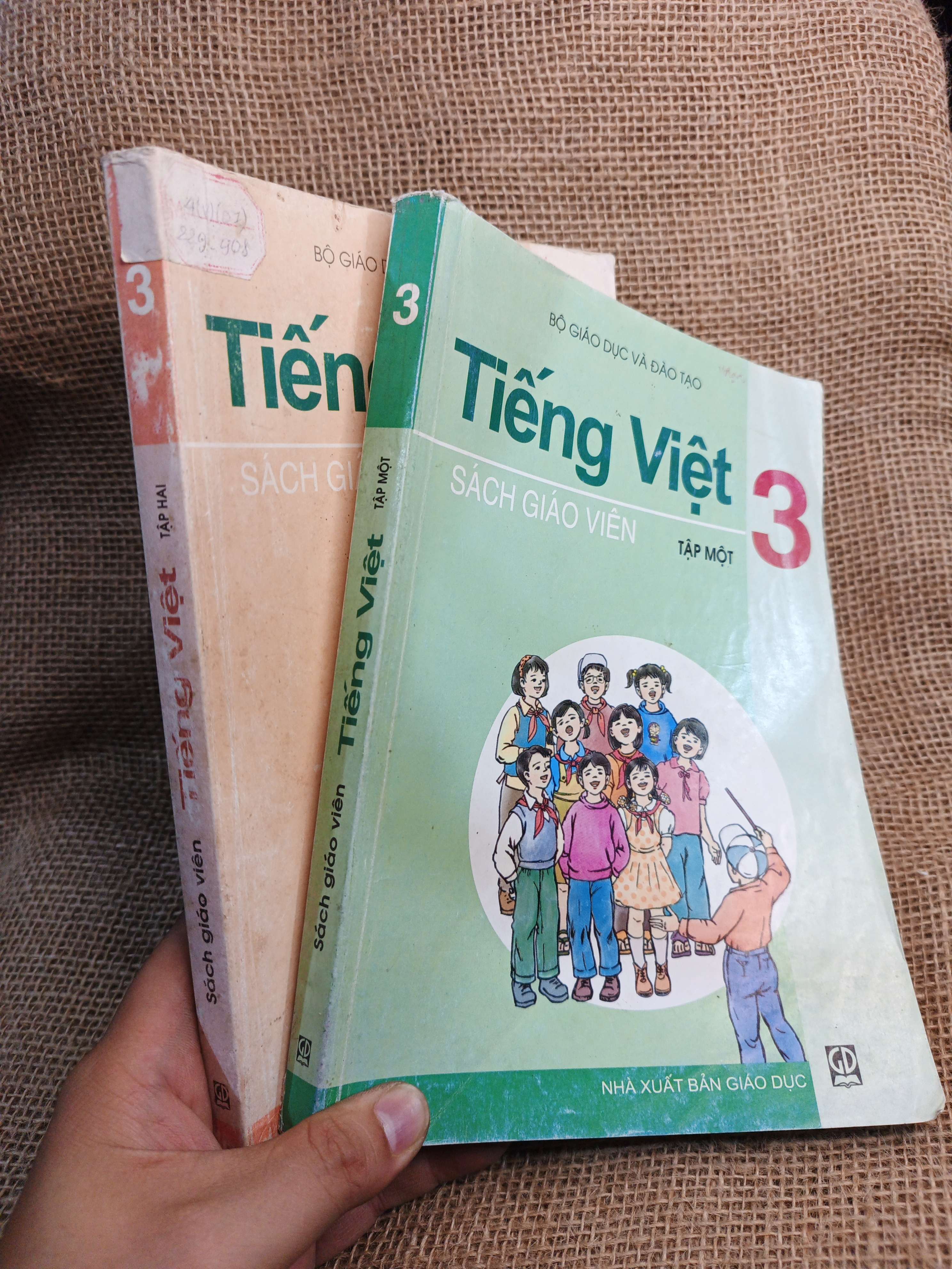 Combo Tiếng Việt và Bài tập Tiếng Việt 3 tập một 2004 mới 80% (Sách giáo khoa - giáo trình) HCM060526
