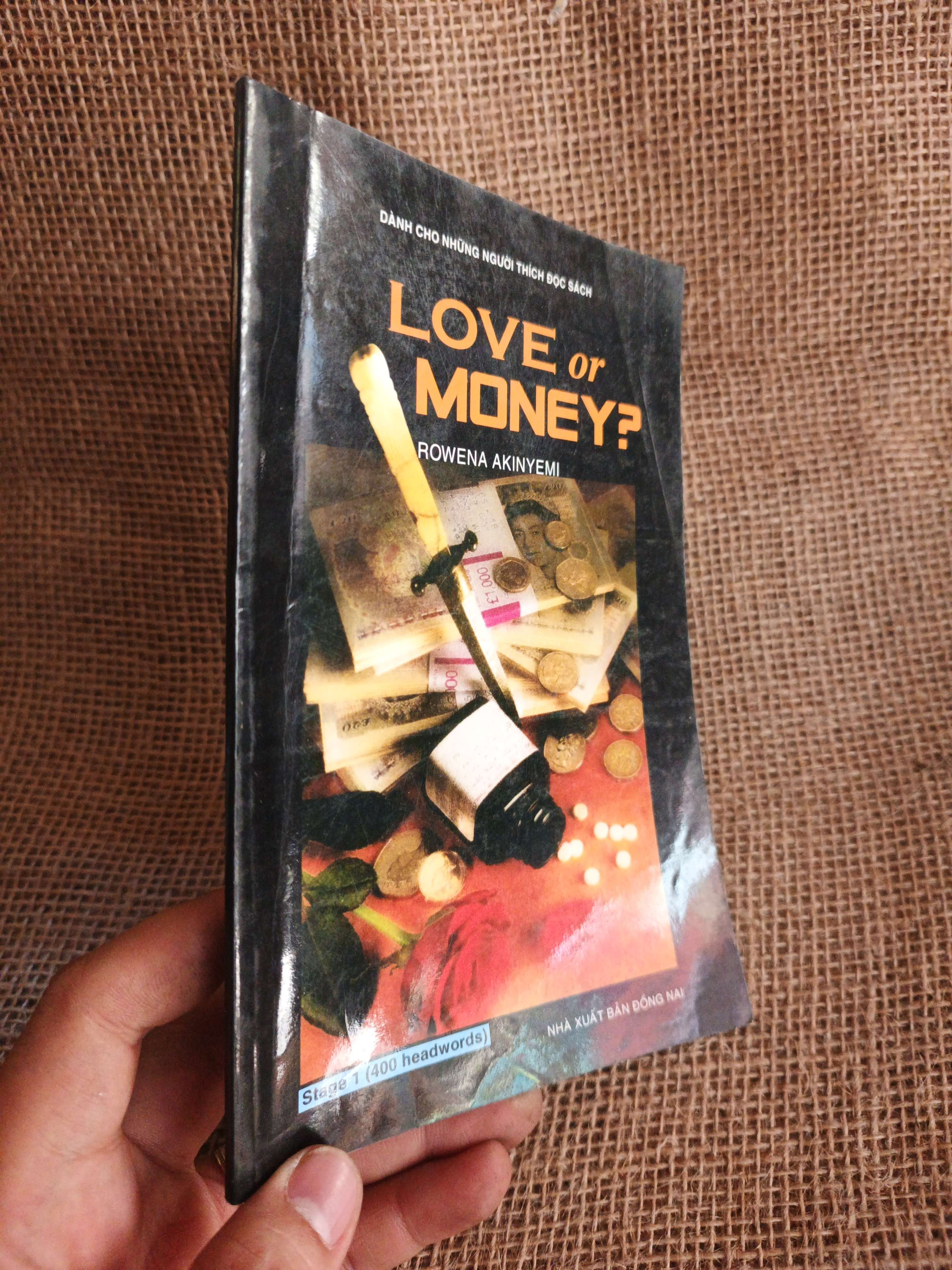 LOVE OR MONEY mới 90% (Sách ngoại) HCM060526
