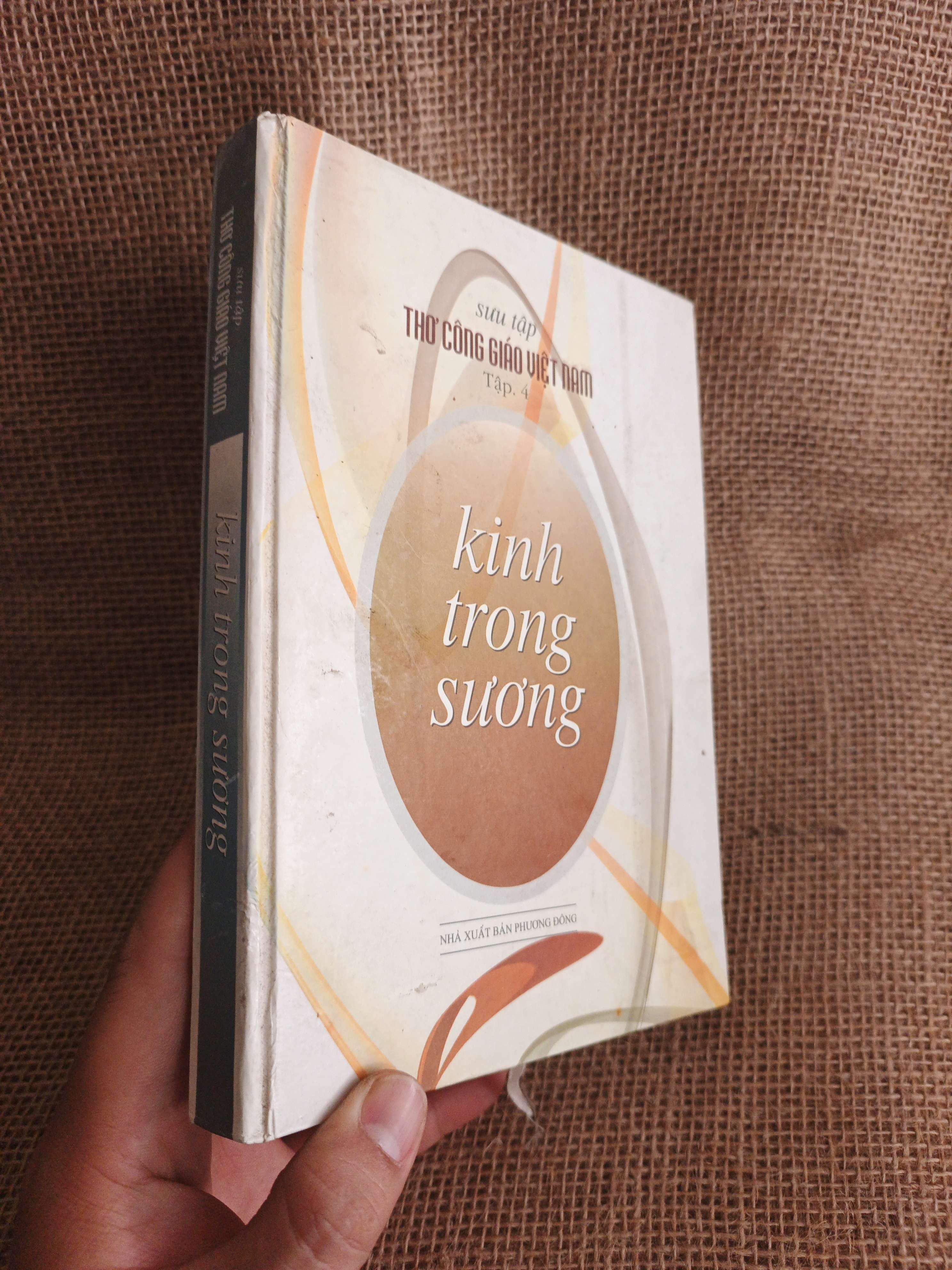 Thơ công giáo việt nam: Kinh trong sương 2008 mới 90% (Sách văn học) HCM060526 (NSX)