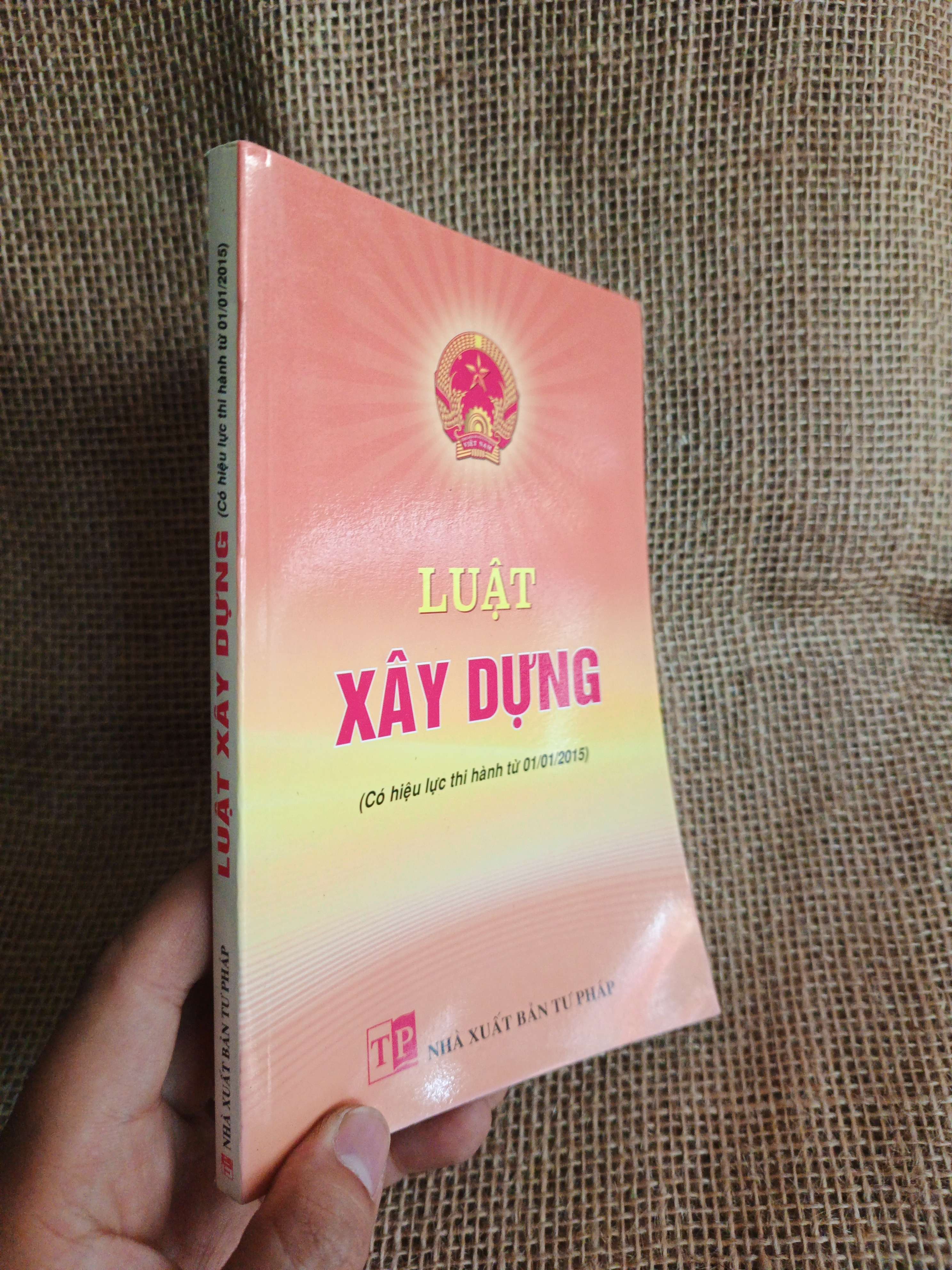Luật xây dựng 2014 mới 90% (Sách chính trị - pháp lý) HCM060526 (NSX)