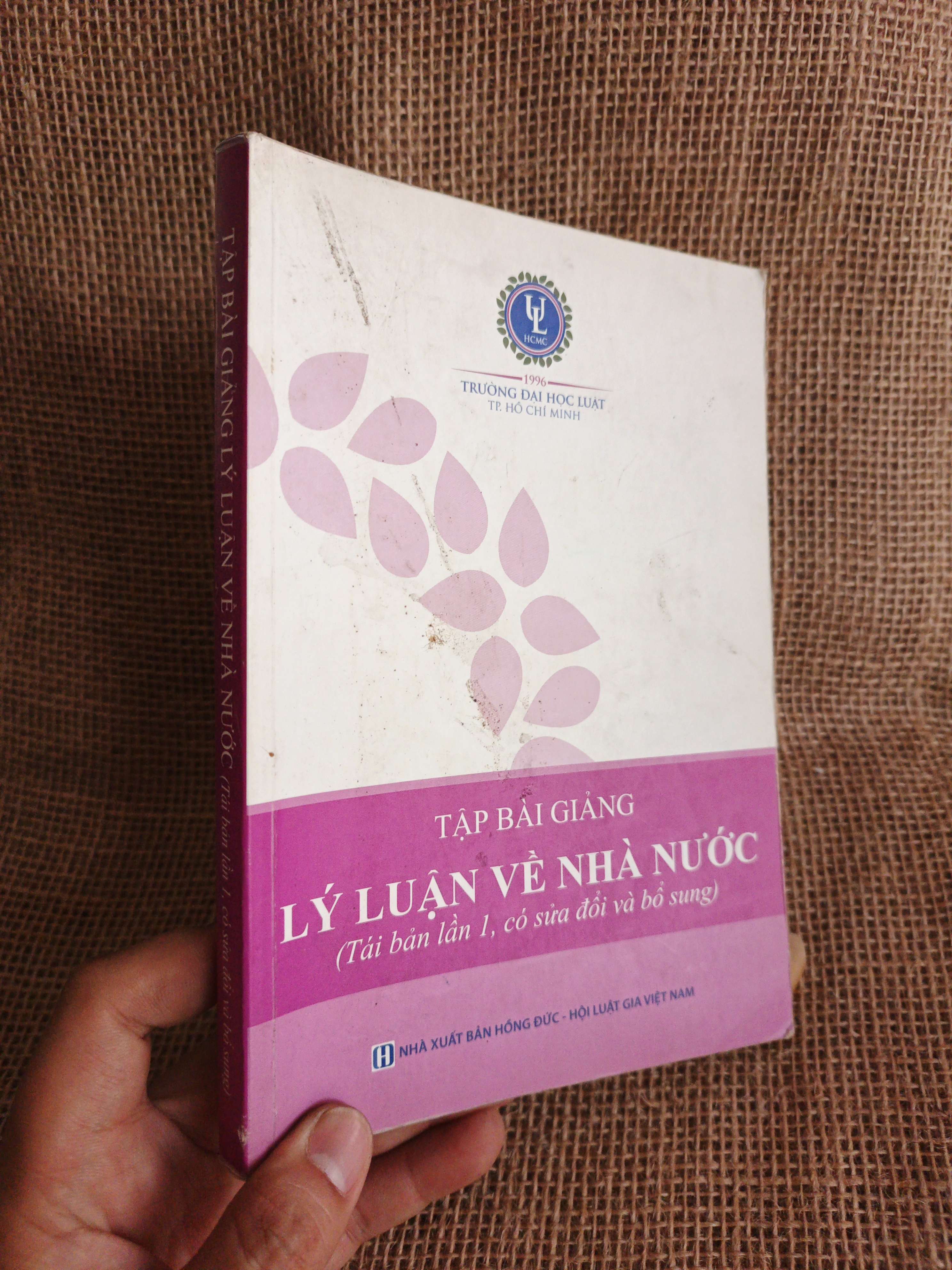 Tập bài giảng lí luận về nhà nước mới 80% có viết (Sách giáo khoa - giáo trình) HCM060526