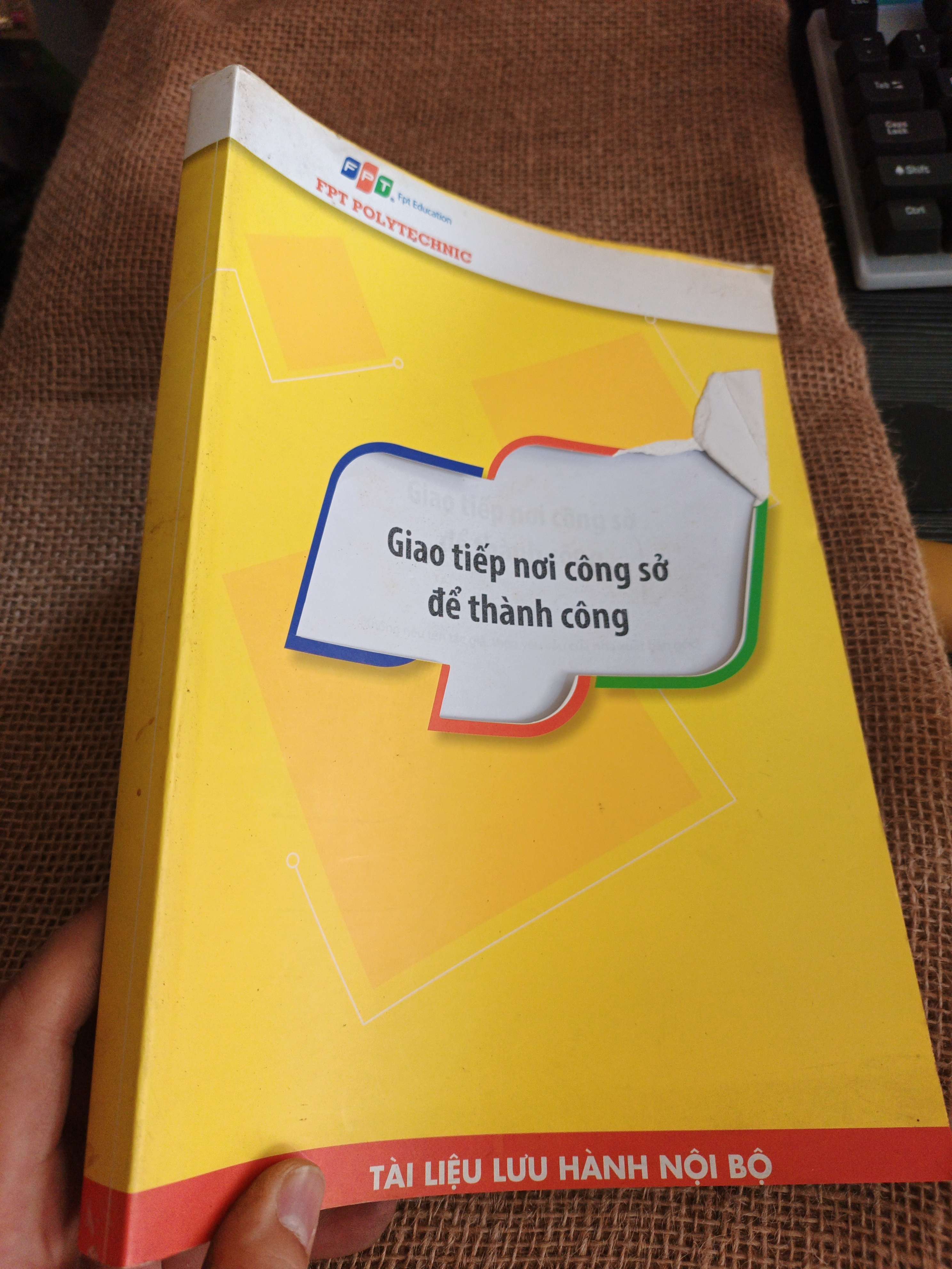 Giao tiếp nơi công sở để thành công 2017 mới 80% rách bìa (Kỹ năng sống) HLSC060526