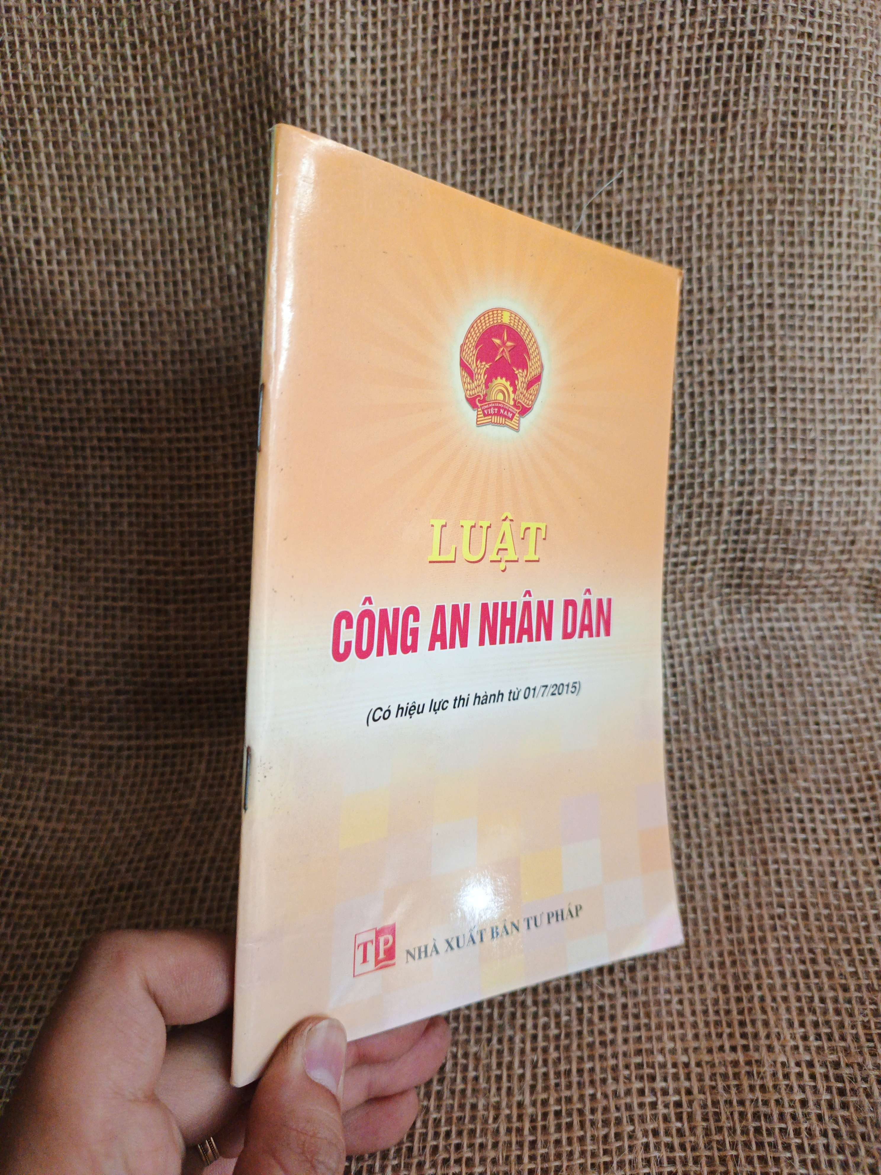 Luật công an nhân dân 2015 mới 90% (Sách chính trị - pháp lý) HCM060526 (NSX)