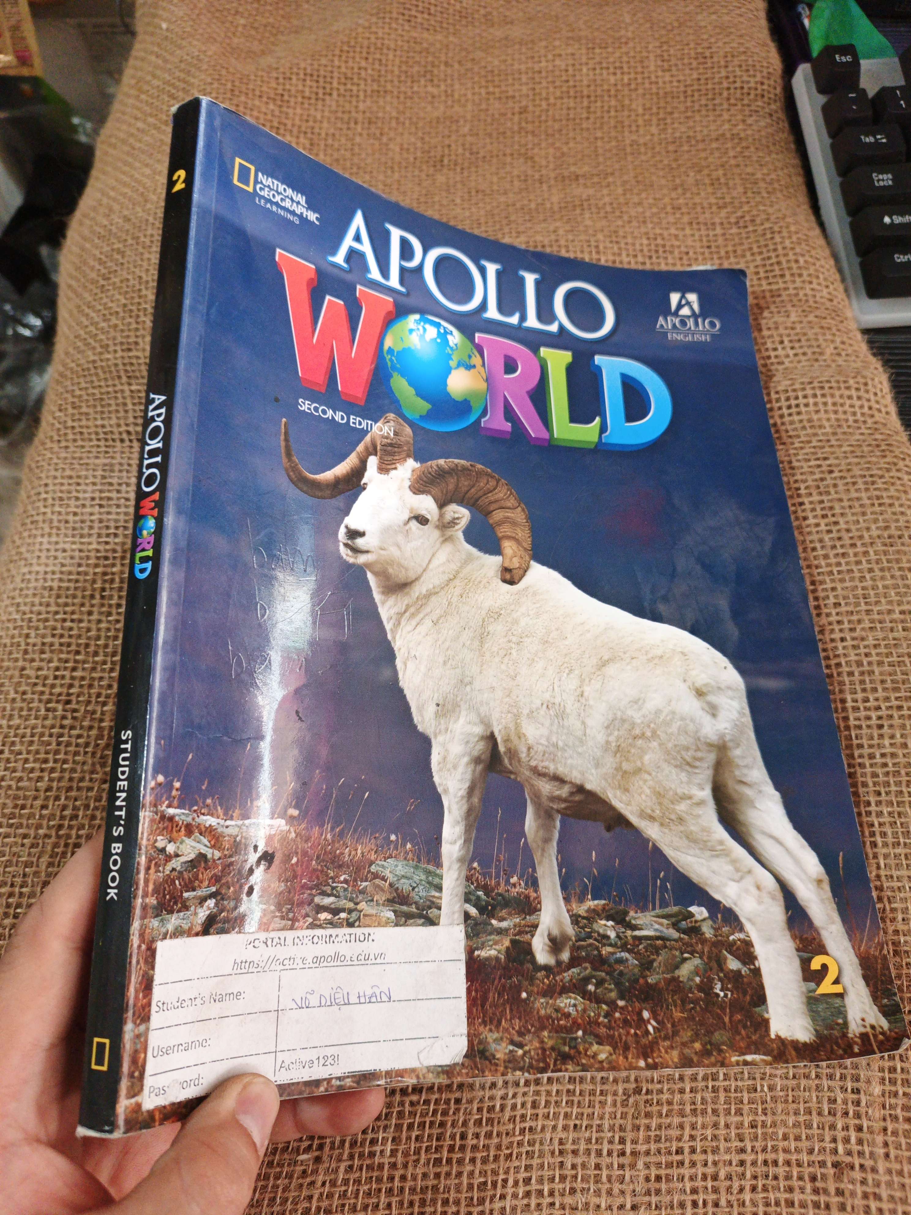 Apollo World Second Condition mới 80% ố bẩn có viết chì ít (Sách tự học tiếng Anh) HLSC060526