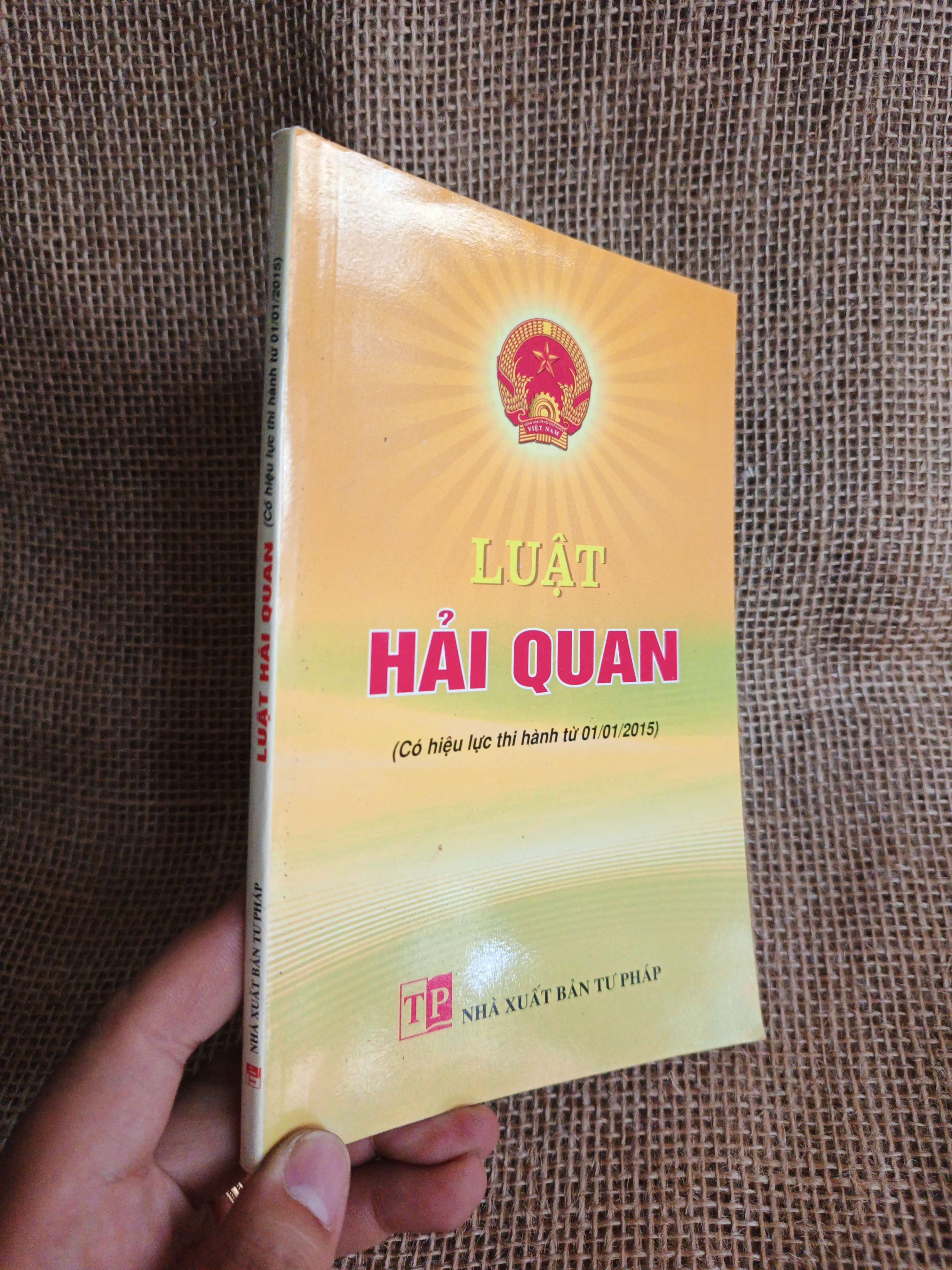 Luật hải quan 2014 mới 90% (Sách chính trị - pháp lý) HCM060526 (NSX)