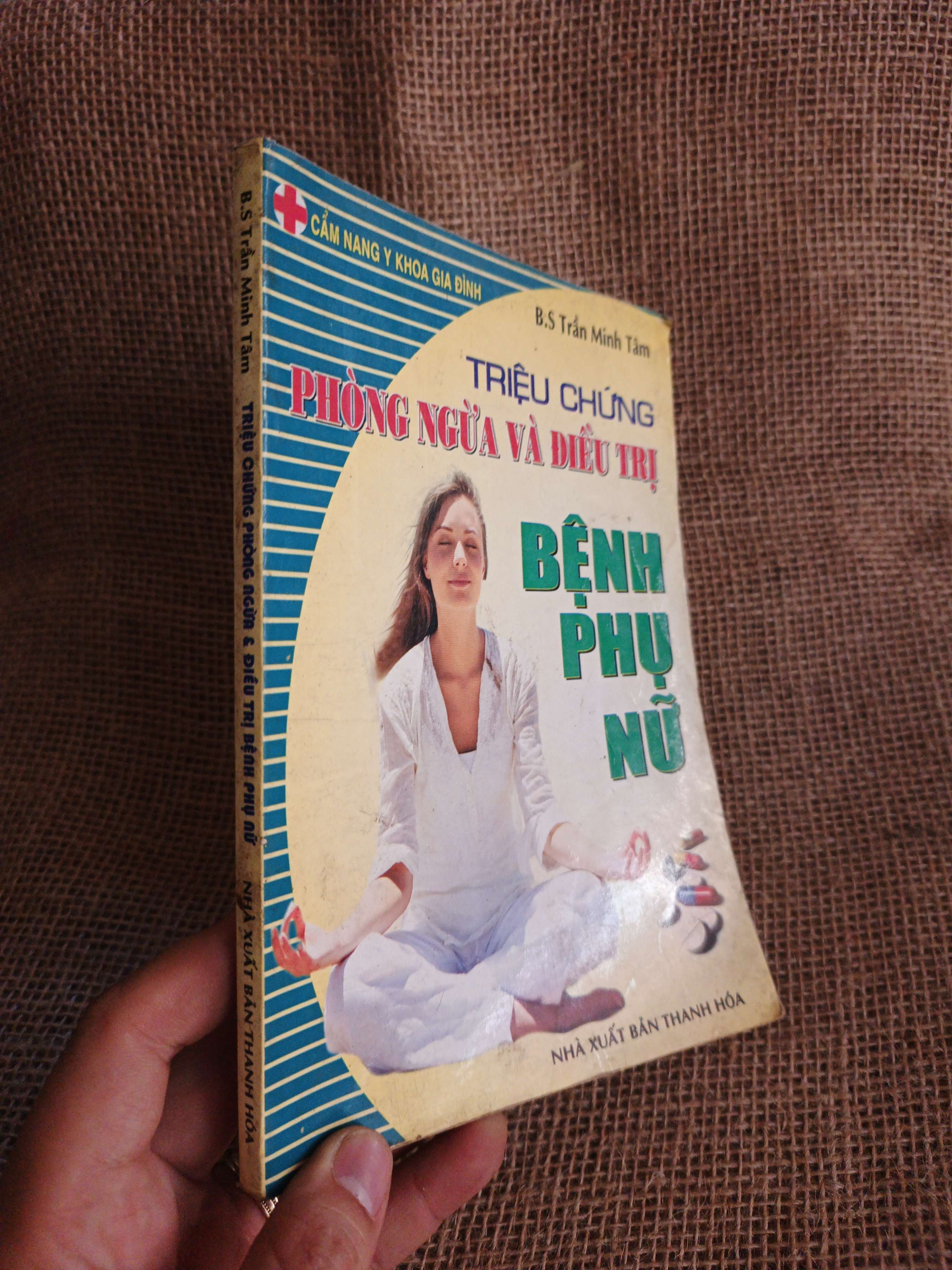 Triệu chứng và phòng ngừa và điều trị bệnh phụ nữ 2008 mới 80% (Sách Y học - Sức khỏe - Thể thao) HCM060526
