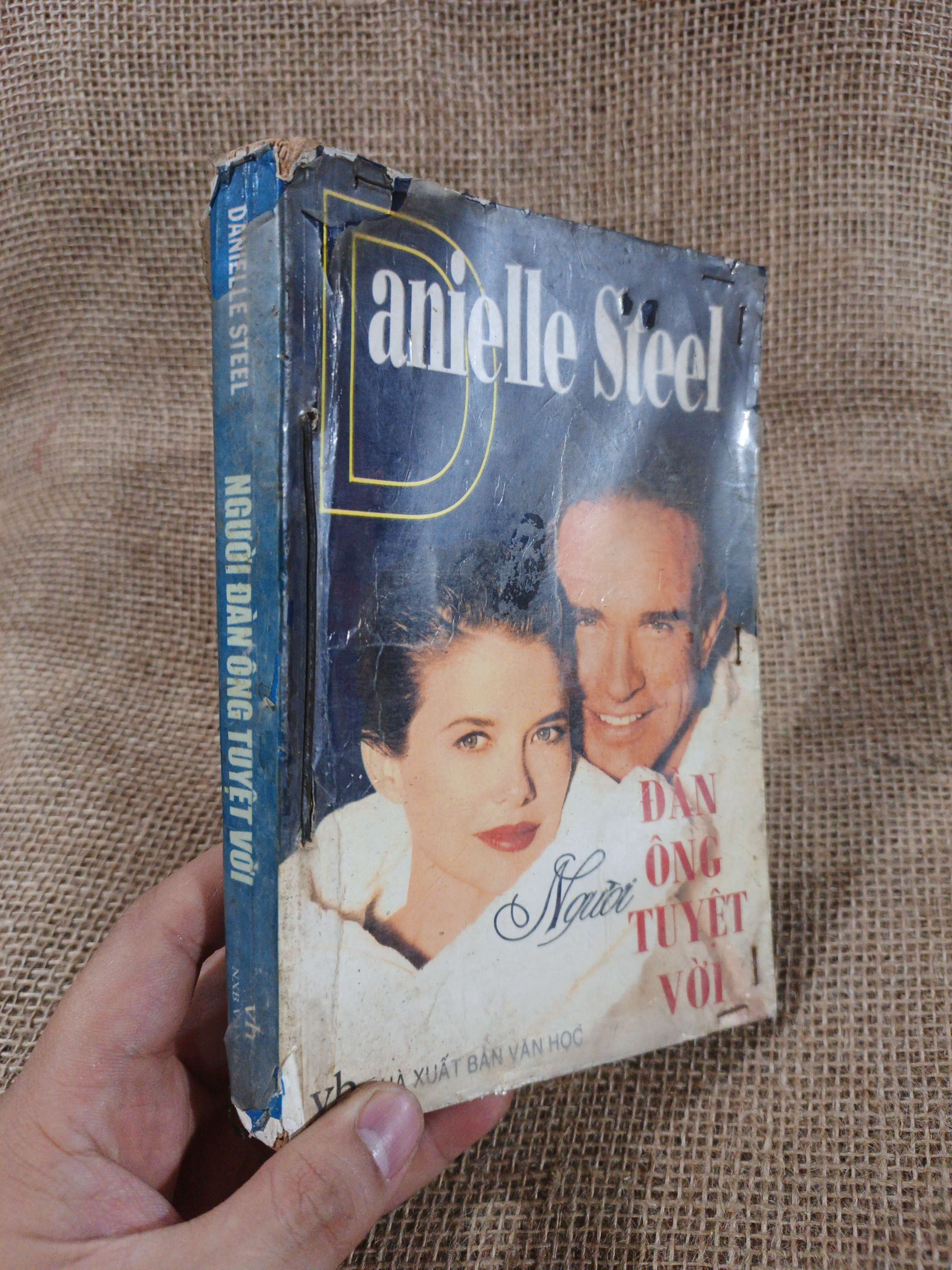 Người đàn ông tuyệt vời - Danielle Steel 2002 mới 80% (Sách văn học) HCM060526 (NSX)
