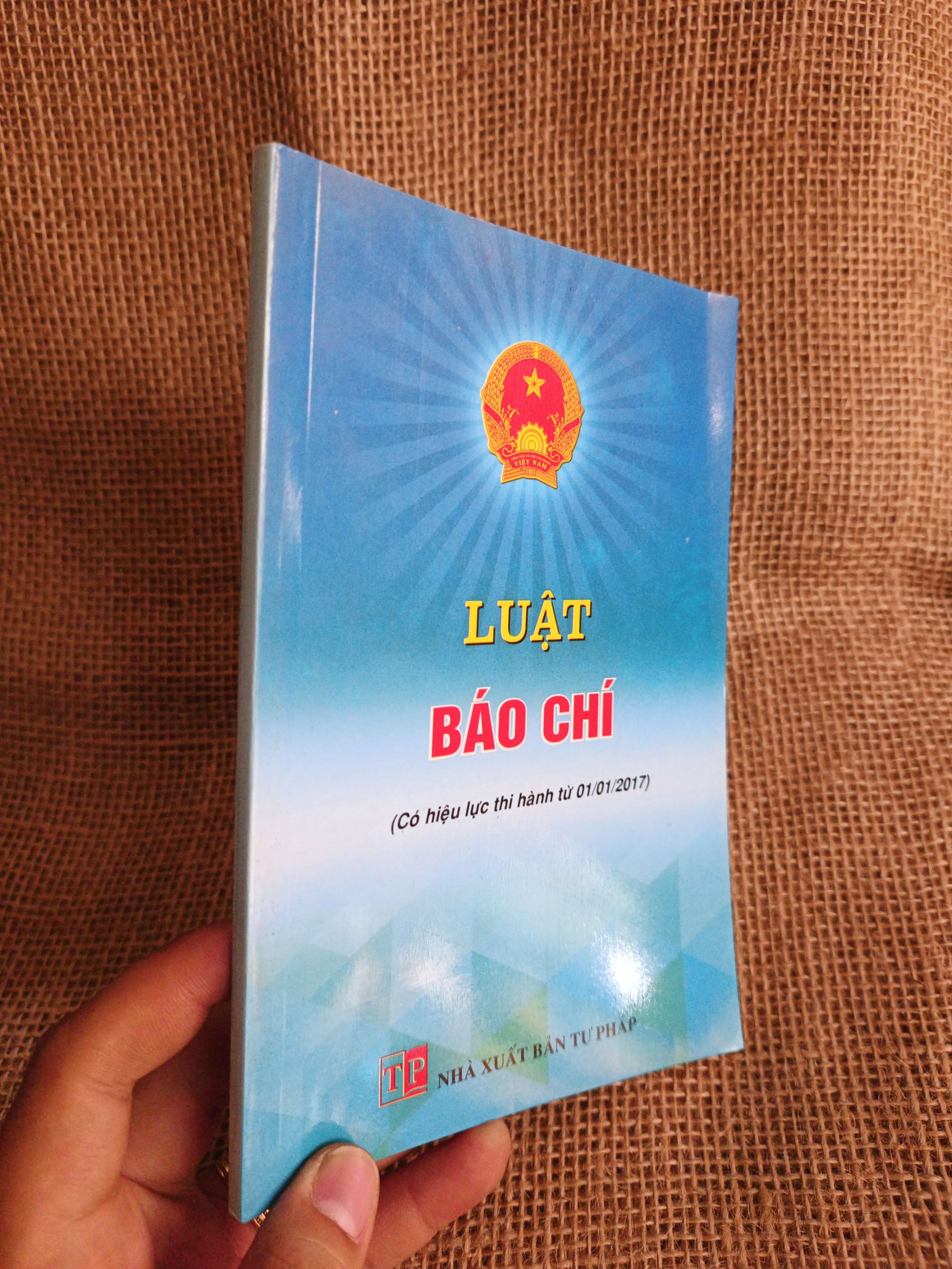 Luật báo chí 2016 mới 90% (Sách chính trị - pháp lý) HCM060526 (NSX)