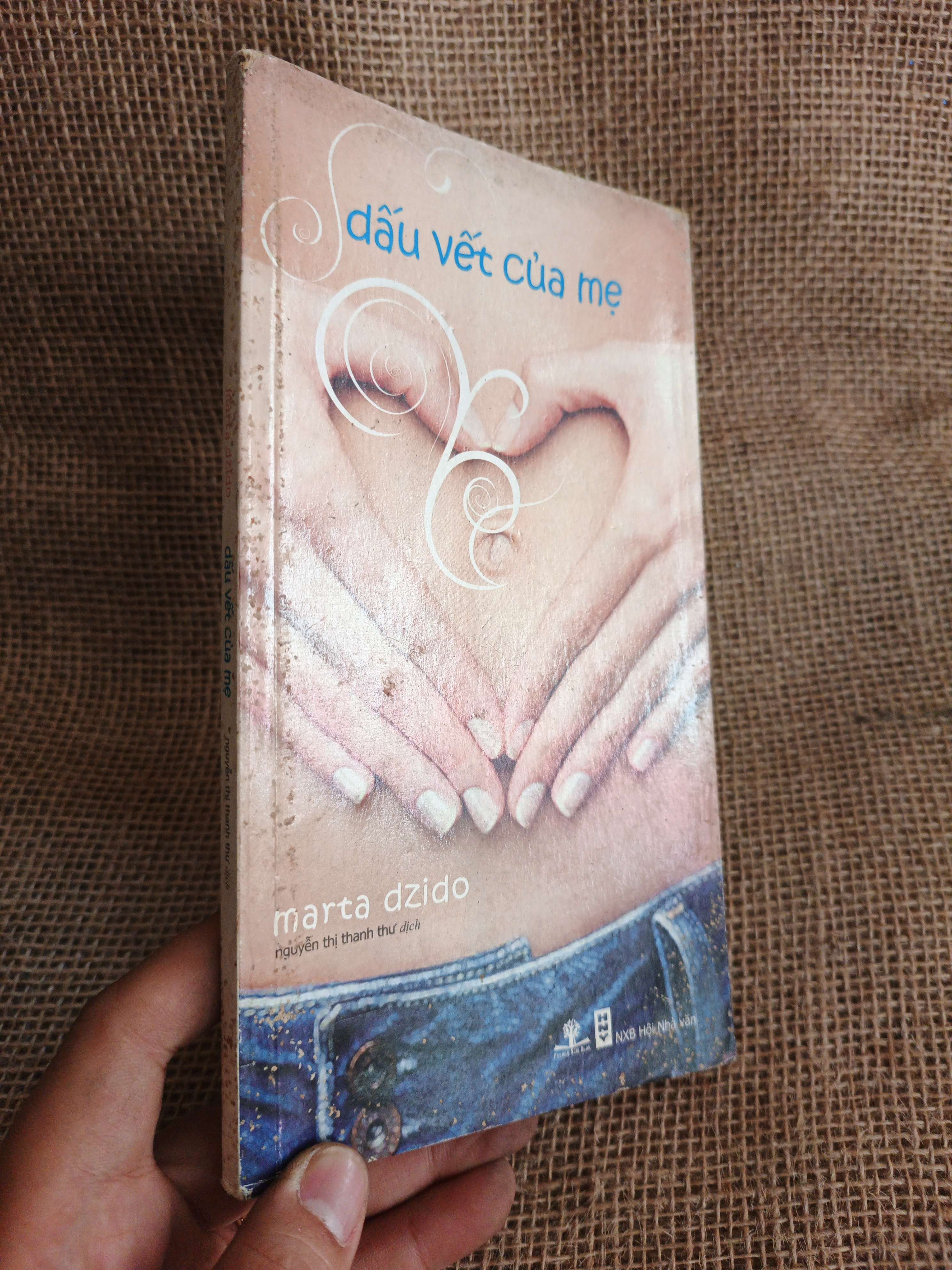 Dấu vết của mẹ 2008 mới 80% ố (Sách văn học) HLSC060526