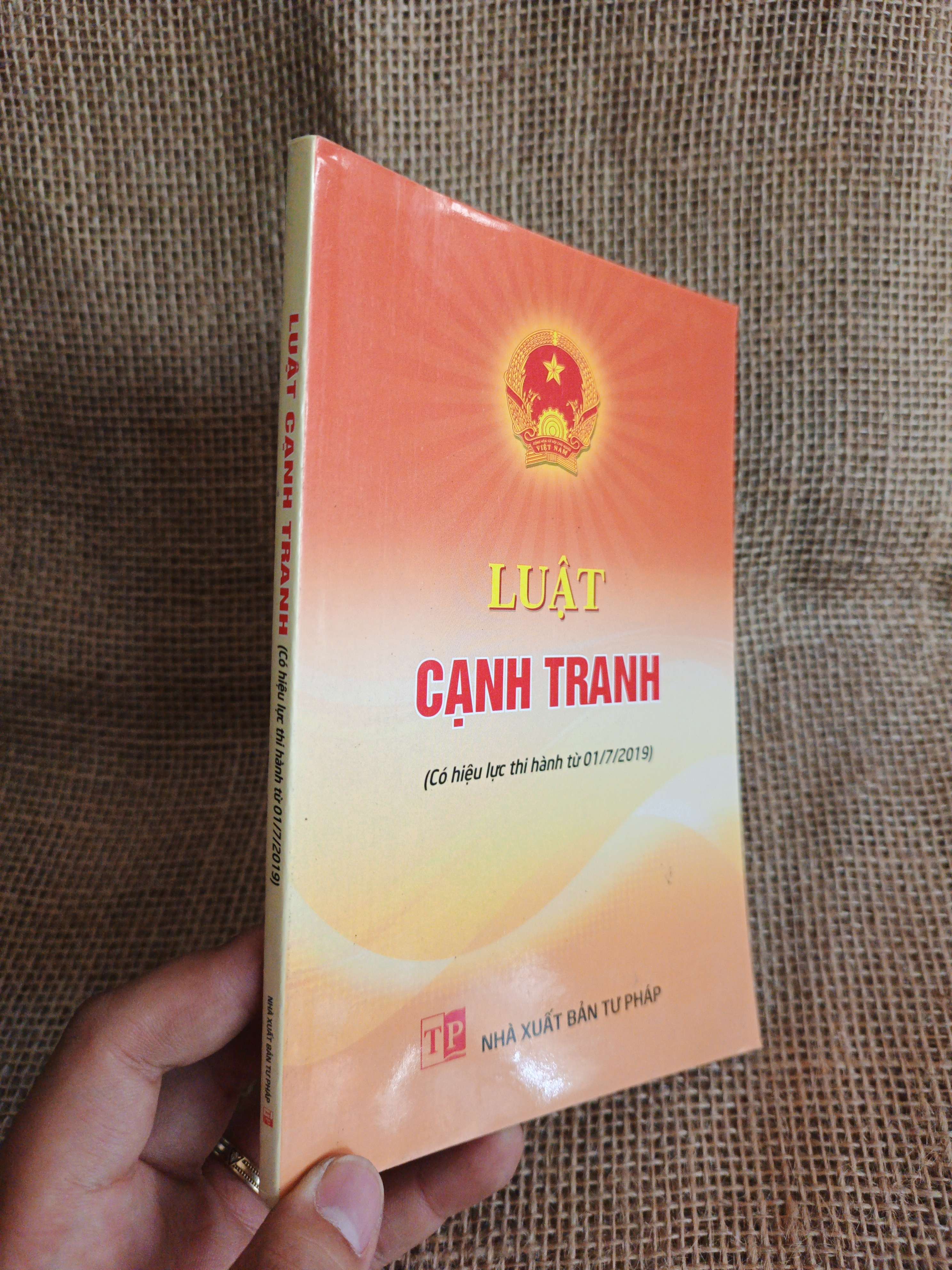 Luật cạnh tranh 2018 mới 90% (Sách chính trị - pháp lý) HCM060526 (NSX)