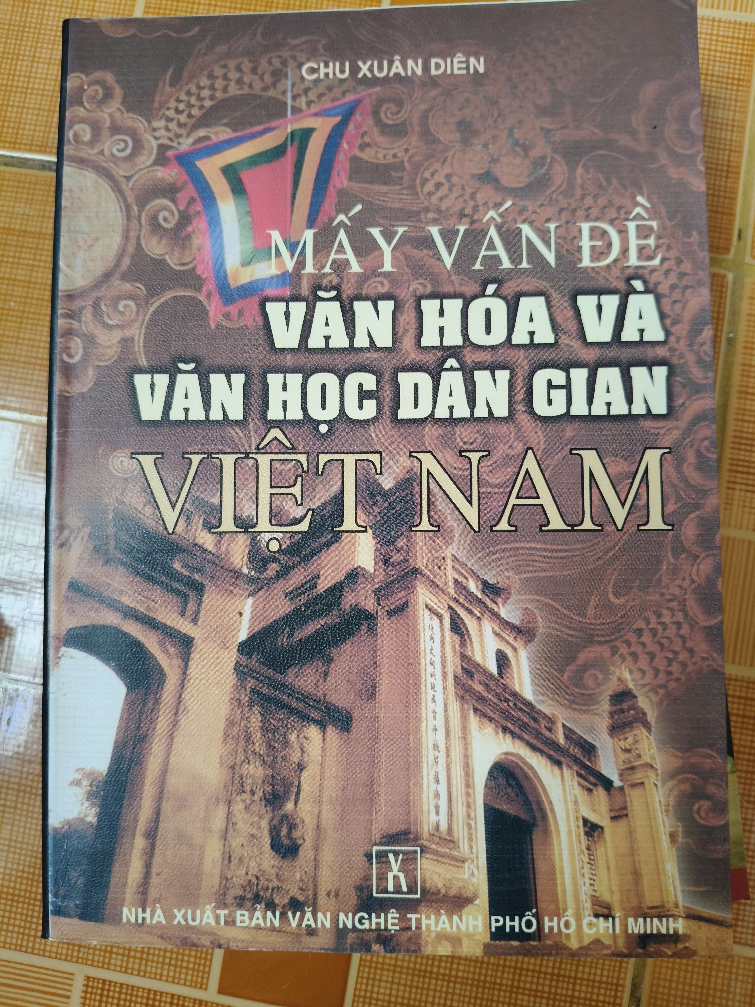 Mấy vấn đề văn hóa và văn học dân gian VN - 2004 - 326 trang (Sách văn học) ANTQ060526