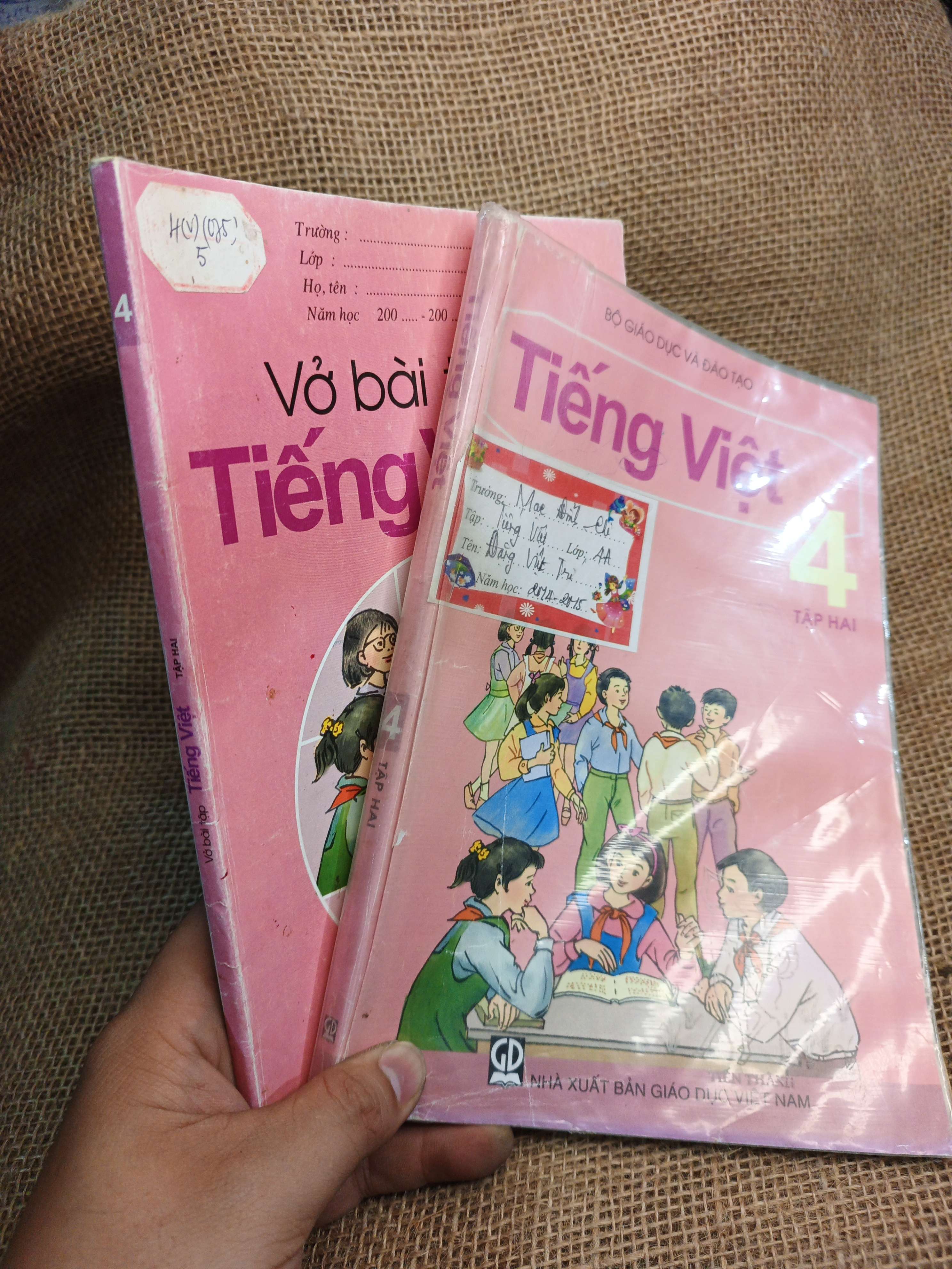Combo Tiếng Việt và Vở bài tập Tiếng Việt 4 tập hai 2014 mới 80% (Sách giáo khoa - giáo trình) HCM060526