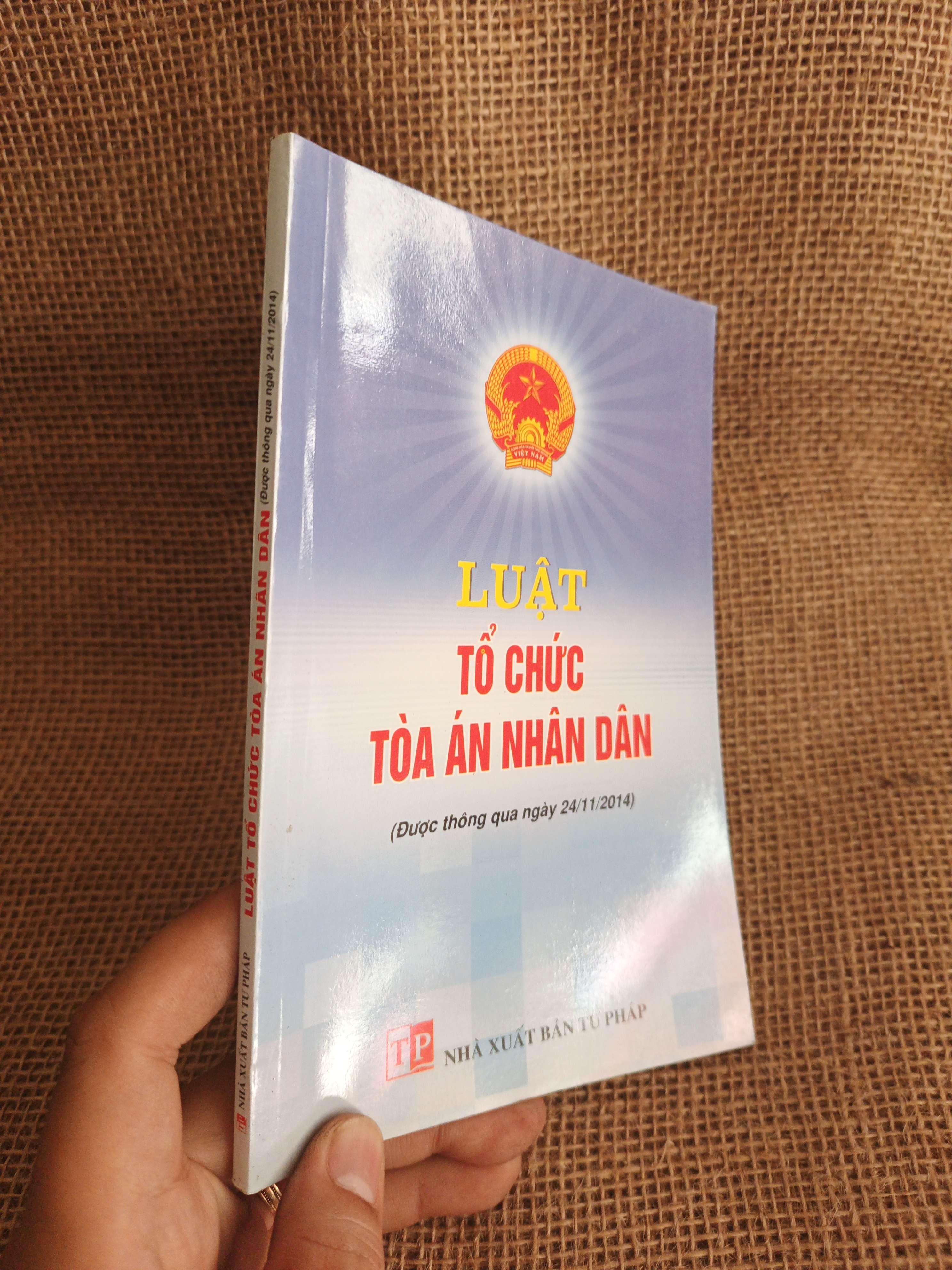 Luật tổ chức toà án nhân dân 2015 mới 90% (Sách chính trị - pháp lý) HCM060526 (NSX)