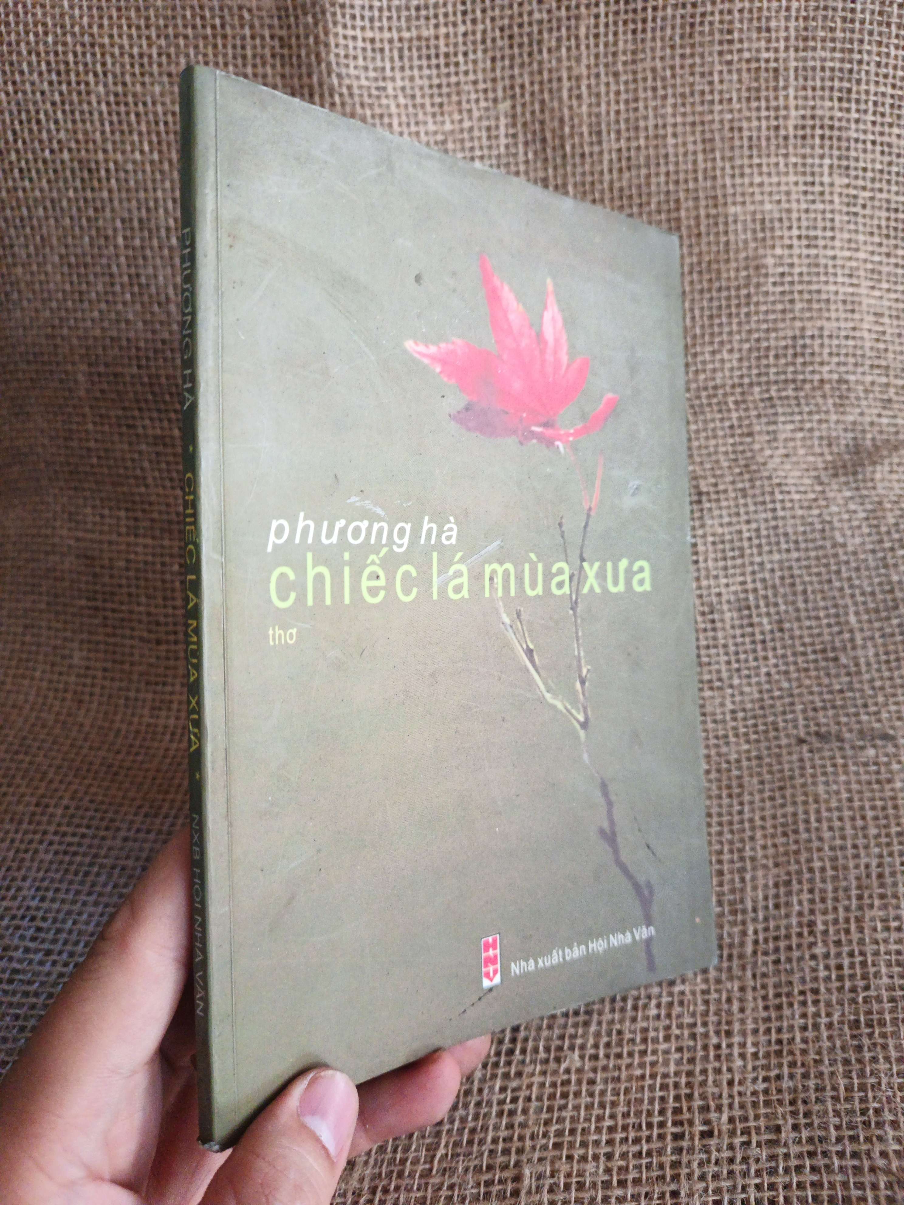 Chiếc lá mùa xưa - Phương Hà 2007 mới 80% ố (Văn học Việt Nam) HCM060526