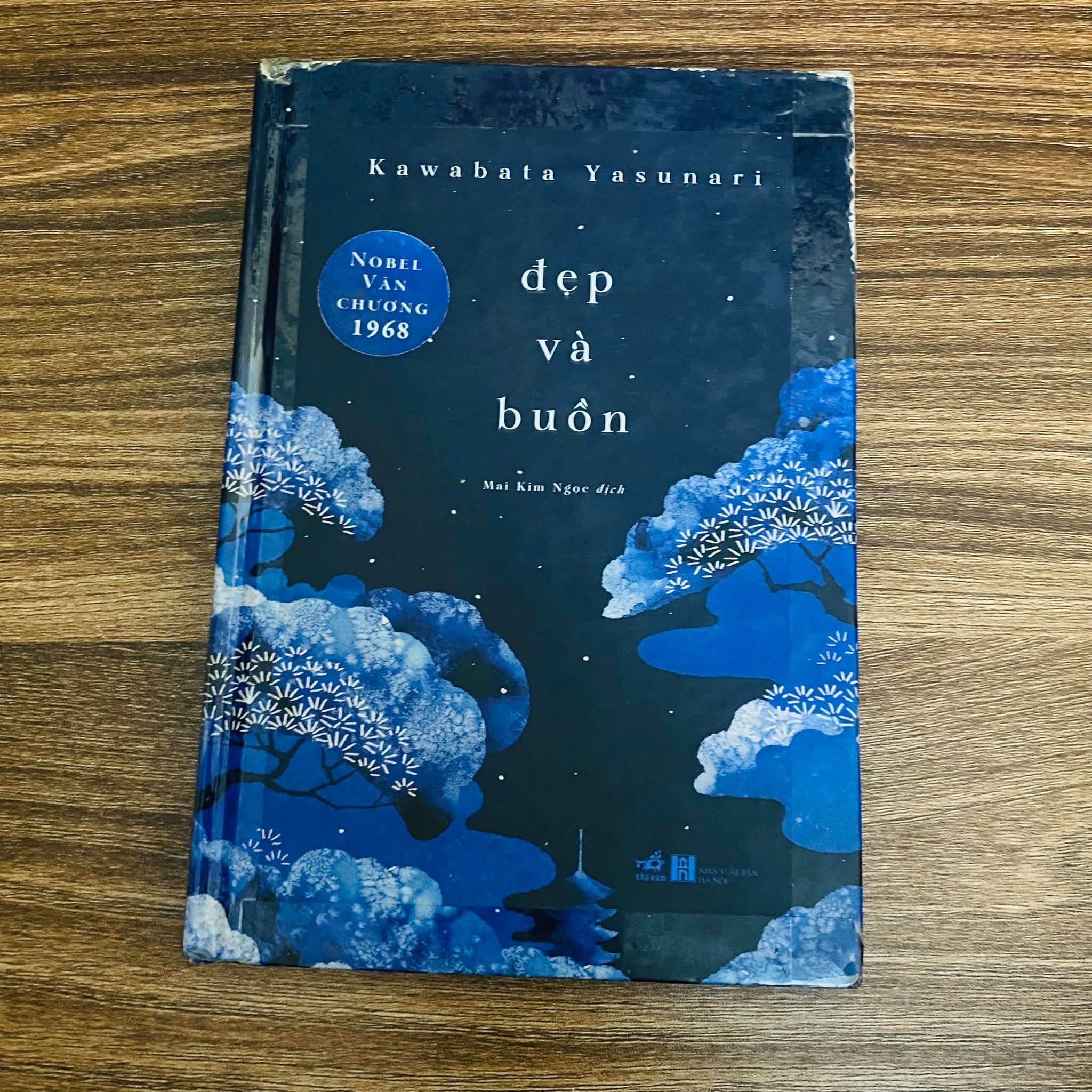 Đẹp và buồn - Kawabata Yasunari. Đẹp và buồn- bìa cứng, bị sờn như hình (Sách văn học) NBHT060526