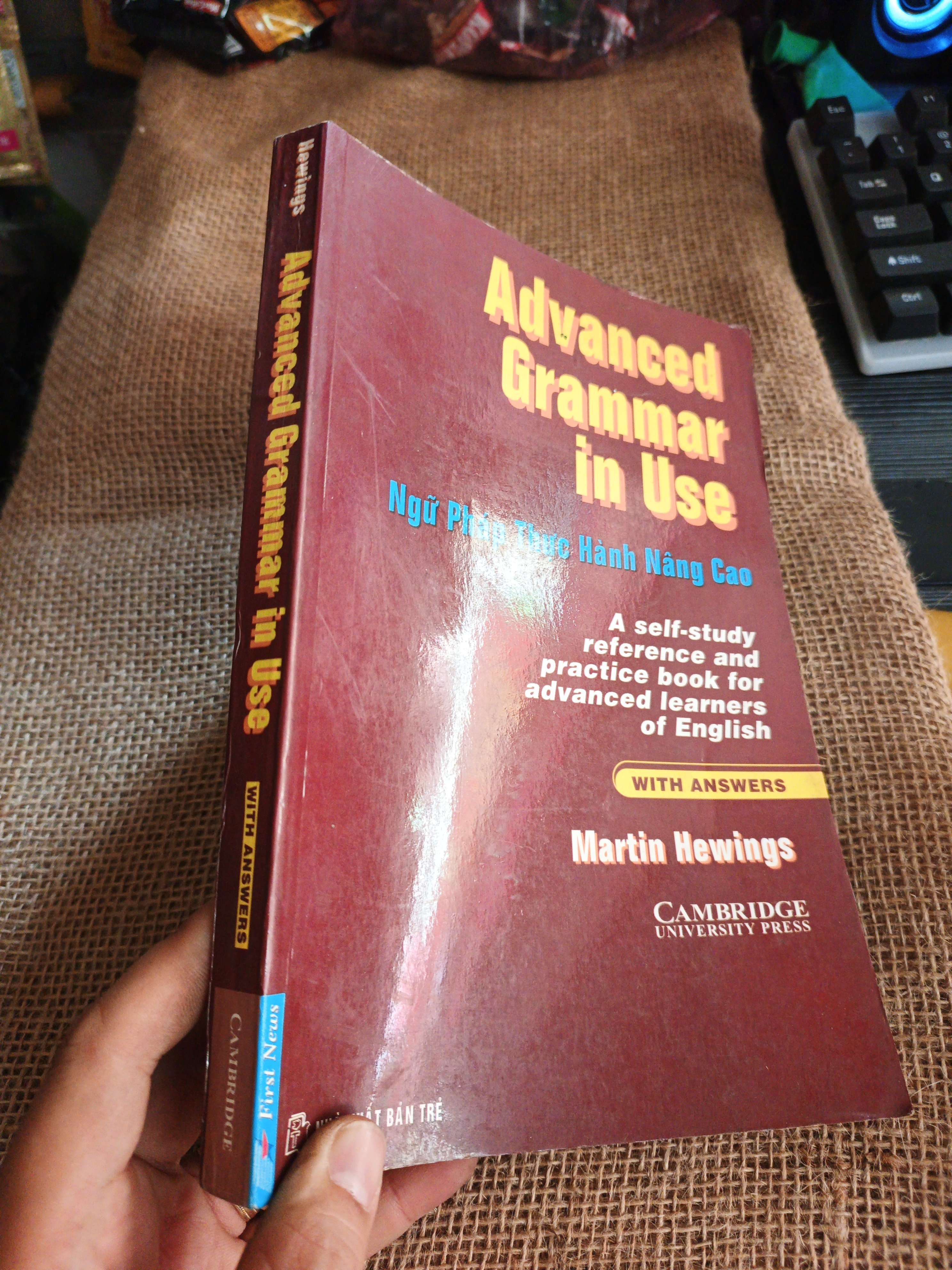 Advanced Grammar in use - Martin Hewings 2000 mới 80% ố (Sách tự học tiếng Anh) HLSC060526
