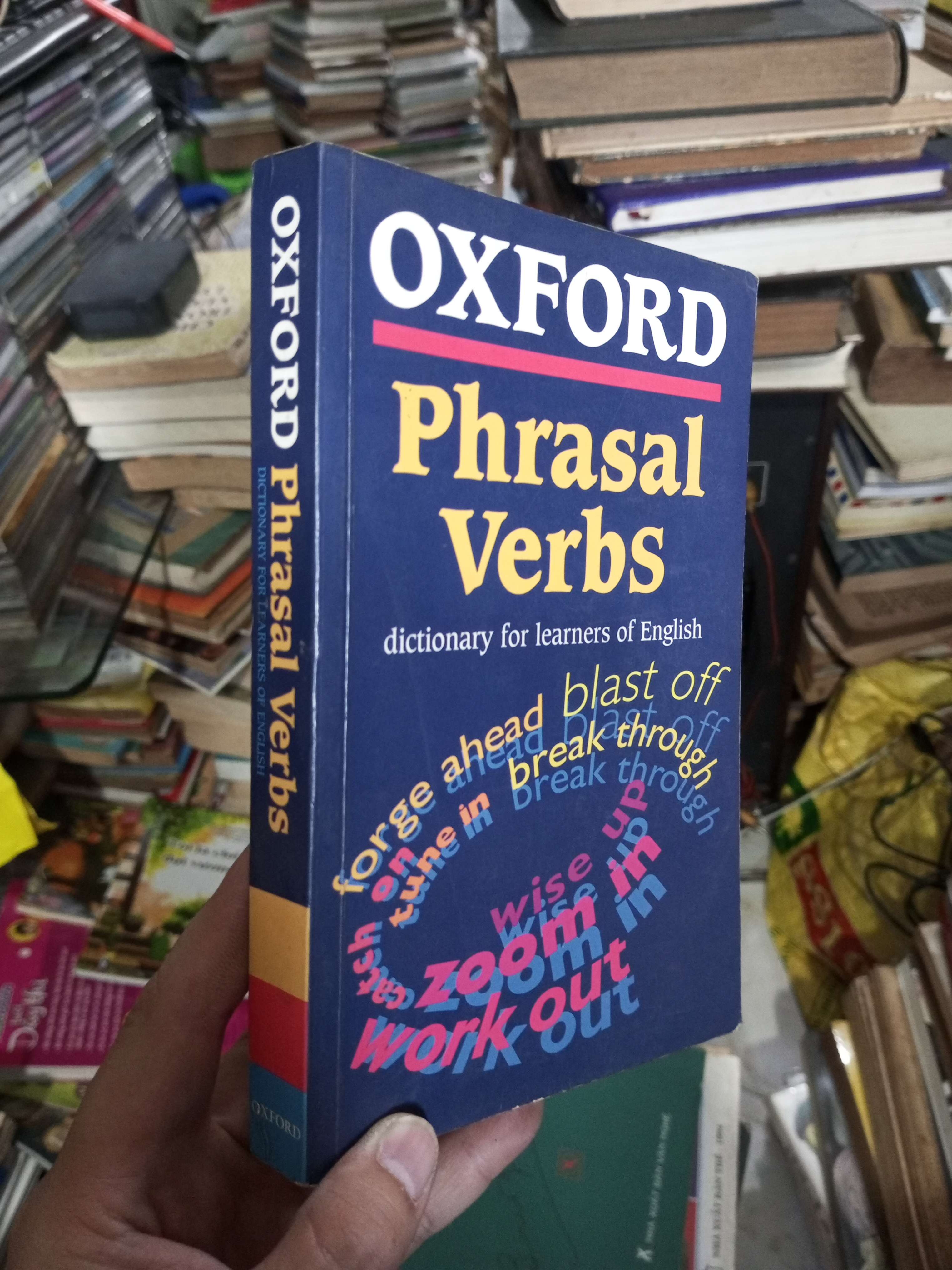OXFORD Phrasal Verbs (Sách học ngoại ngữ) KSX060526