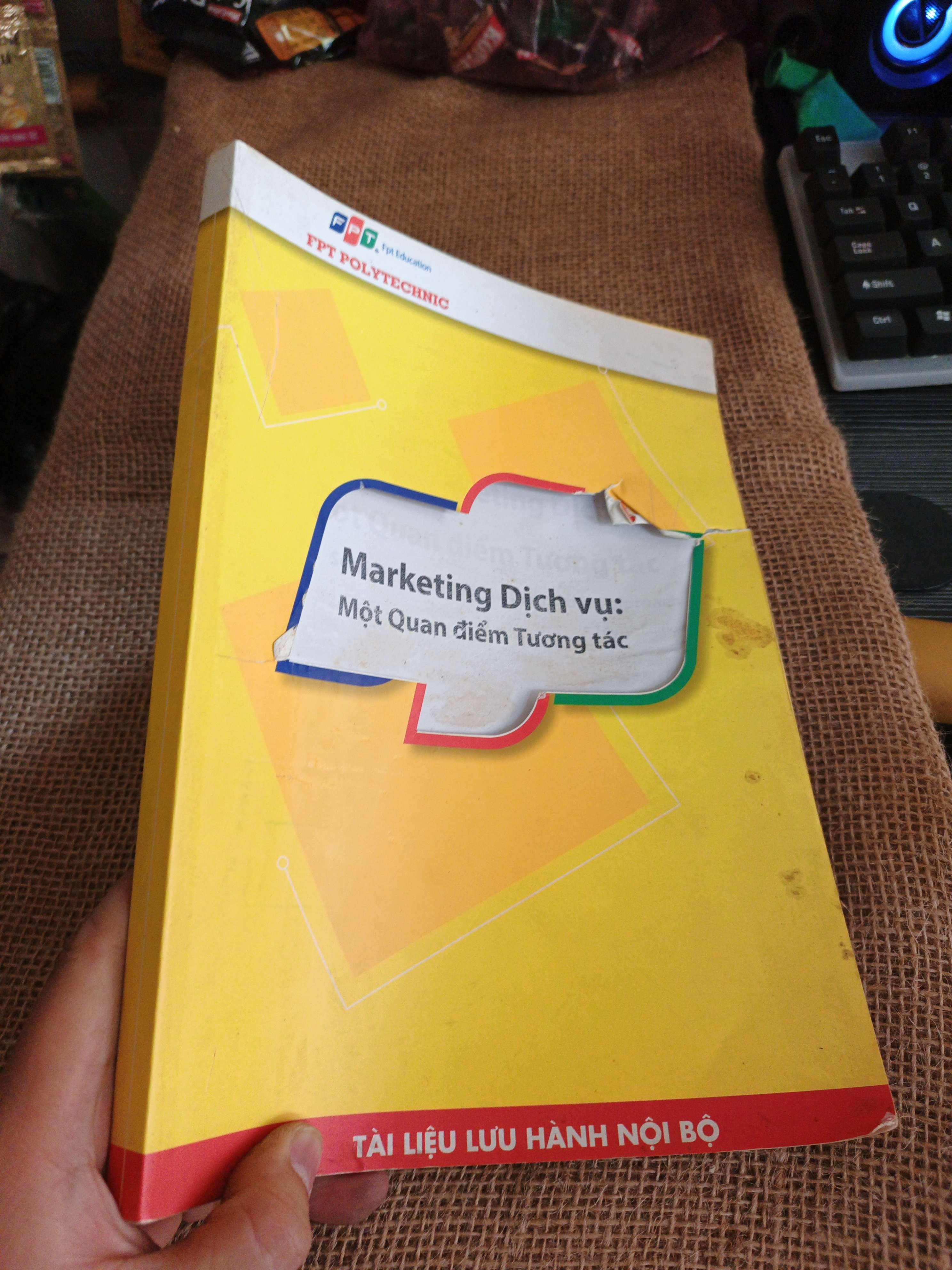 Marketing dịch vụ: Một quan điểm tương tác 2016 mới 80% ẫm rách bìa (Sách kinh tế - tài chính - chứng khoán) HLSC060526